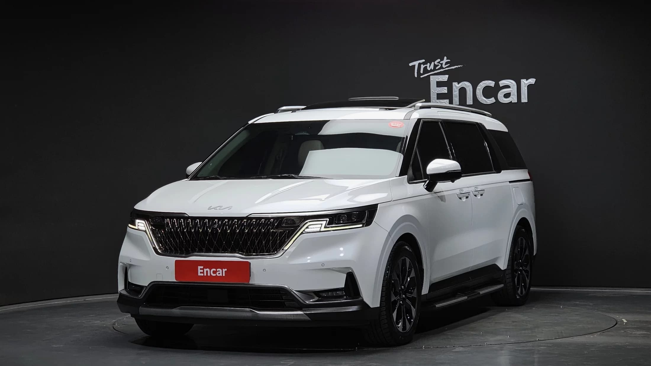 Kia Carnival 9-Seater Signature, 2022 г. 77080 км.