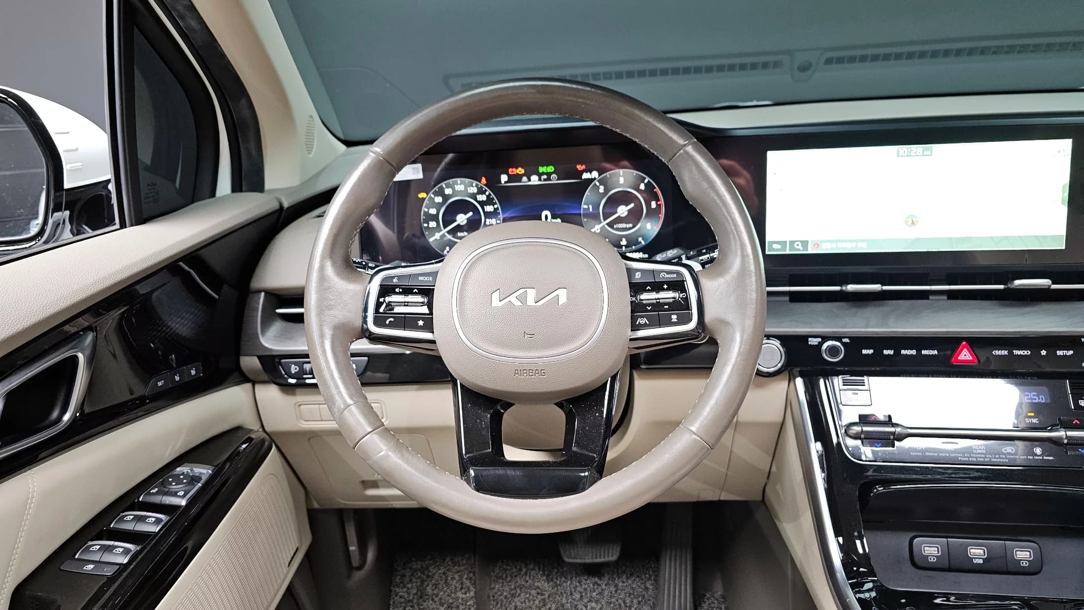 Kia Carnival 9-Seater Signature, 2022 г. 77080 км. — фото 14