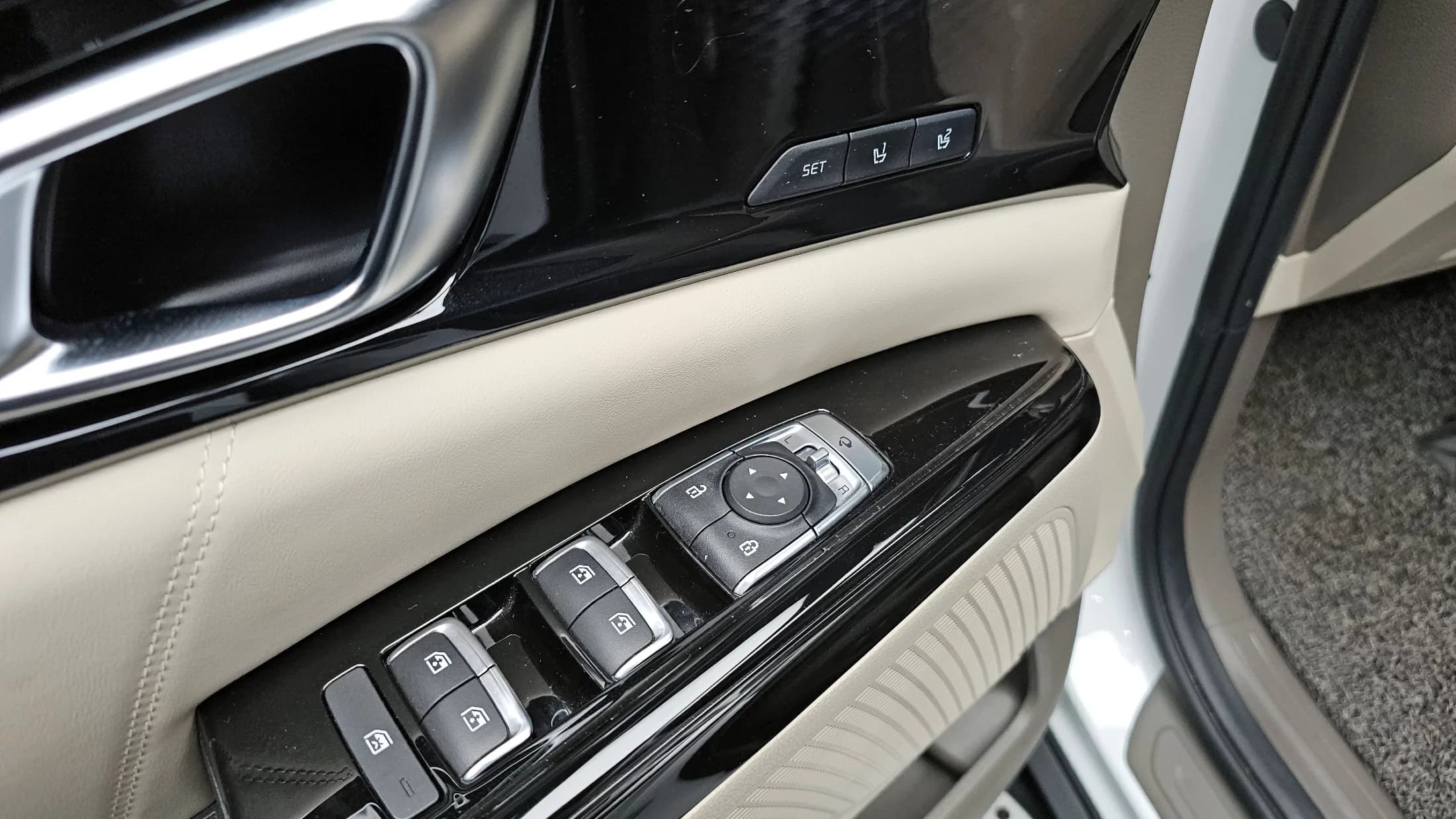 Kia Carnival 9-Seater Signature, 2022 г. 77080 км. — фото 18