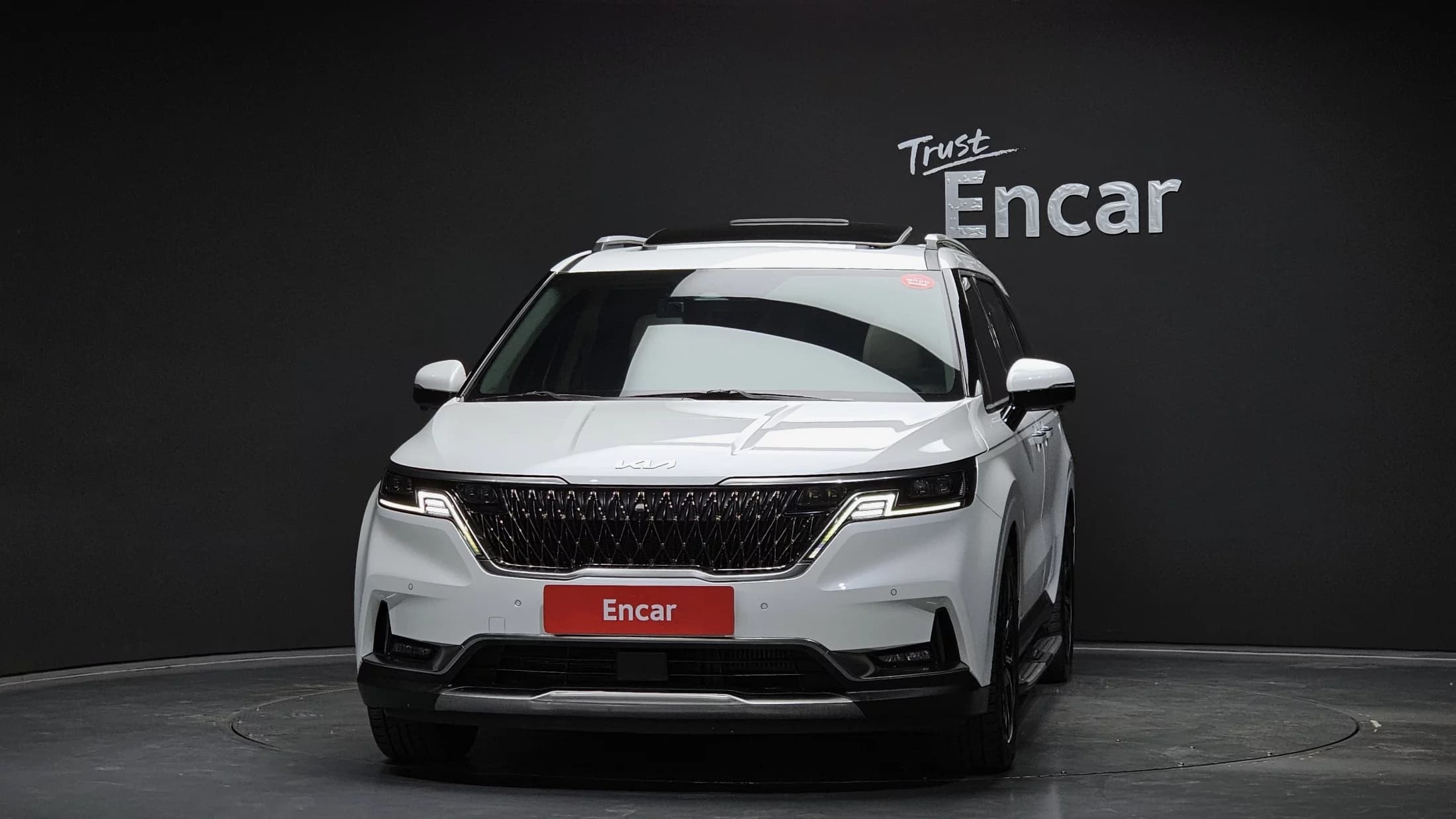 Kia Carnival 9-Seater Signature, 2022 г. 77080 км. — фото 3