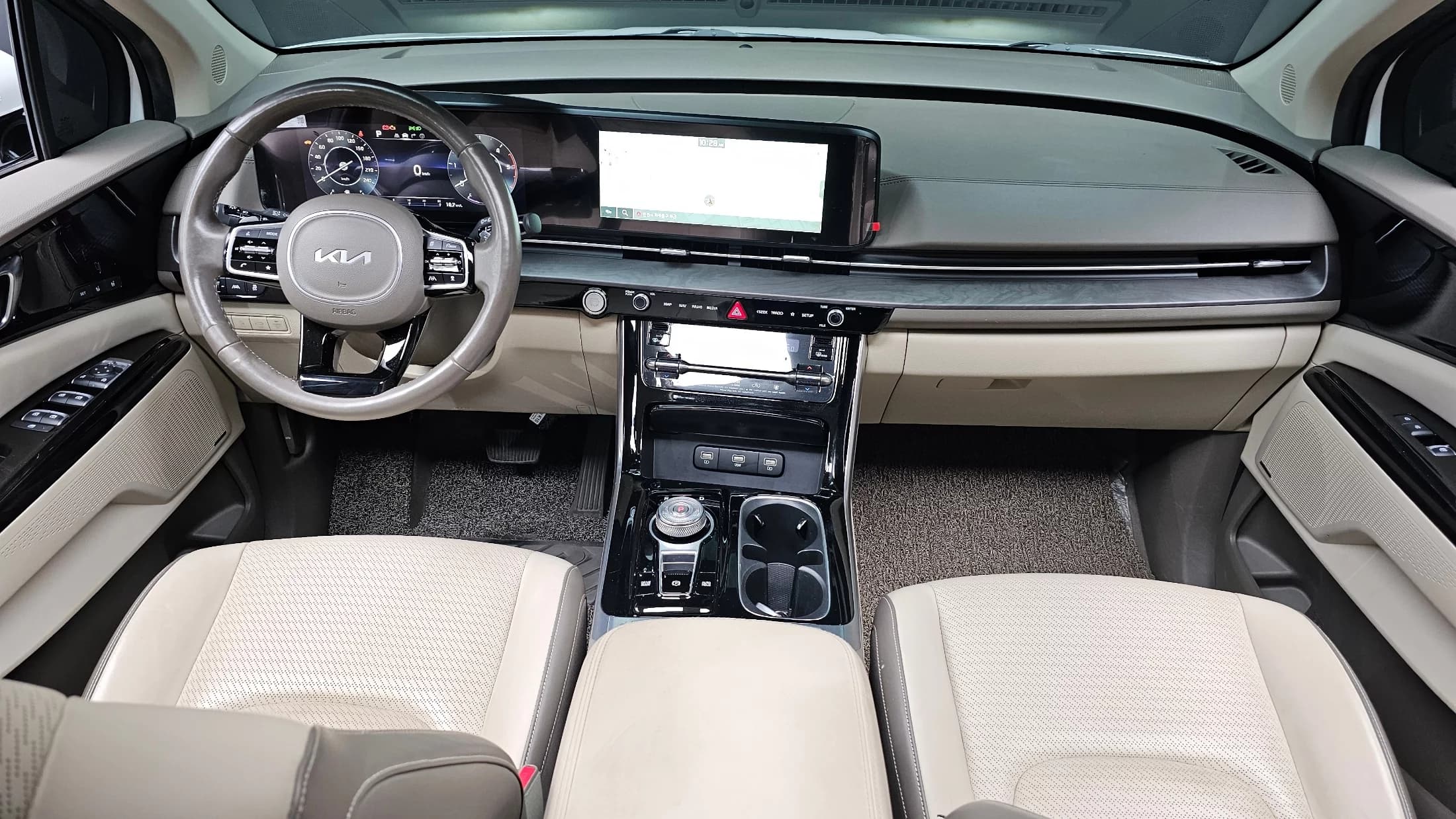 Kia Carnival 9-Seater Signature, 2022 г. 77080 км. — фото 7