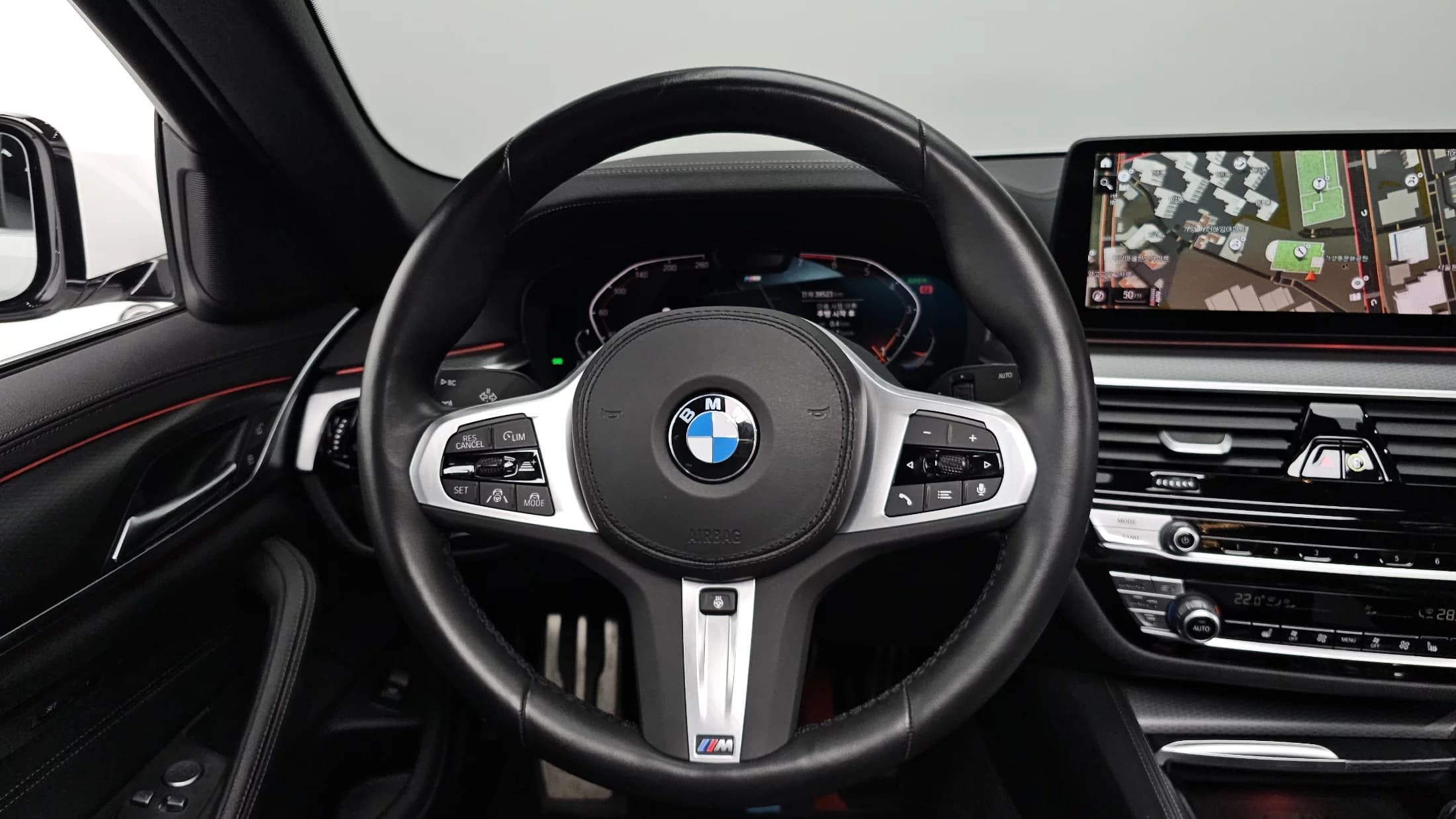 BMW 5-Series 520i M Sport, 2022 г. 39664 км. — фото 13