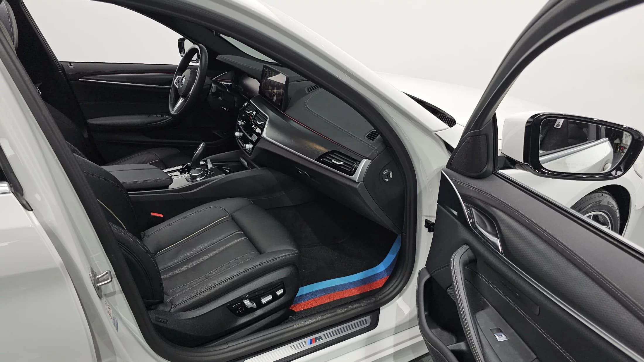 BMW 5-Series 520i M Sport, 2022 г. 39664 км. — фото 10