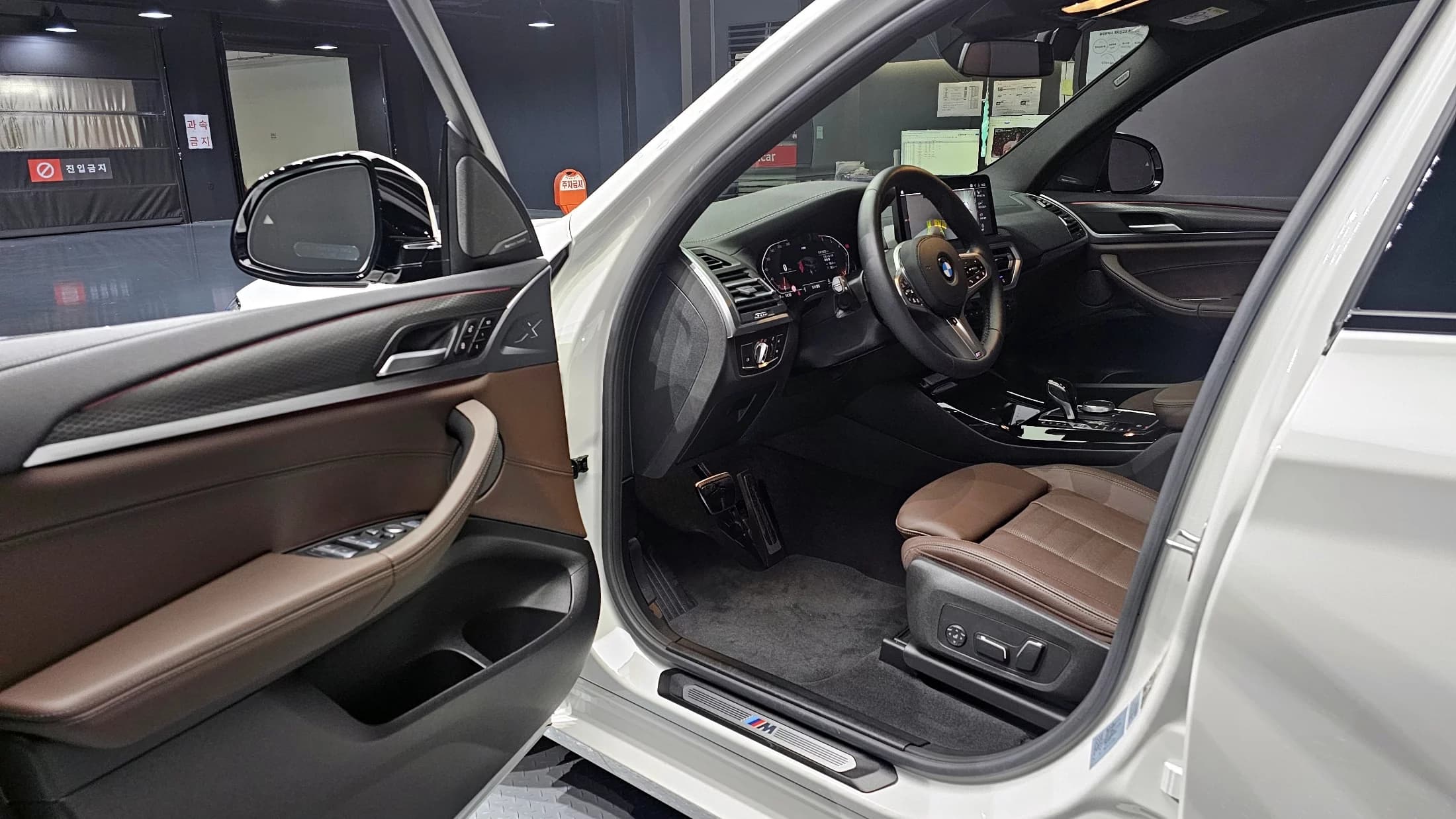 BMW X3 xDrive 20i M Sports Pro, 2023 г. 15159 км. — фото 11