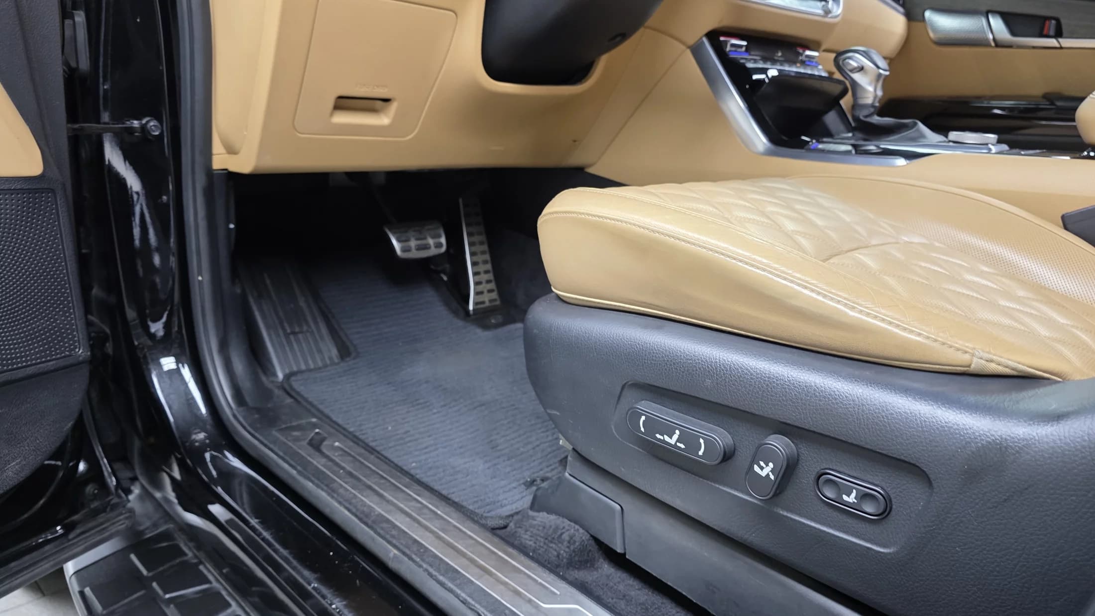 Kia Mohave Diesel 3.0 4WD 5-Seater Masters, 2021 г. 167572 км. — фото 18