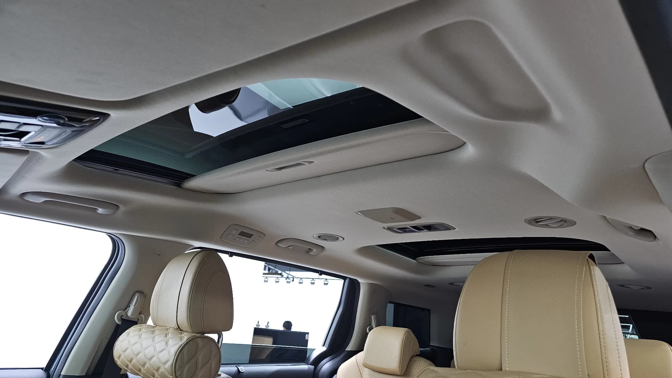 Kia Carnival 9-Seater Signature, 2023 г. 25563 км. — фото 18