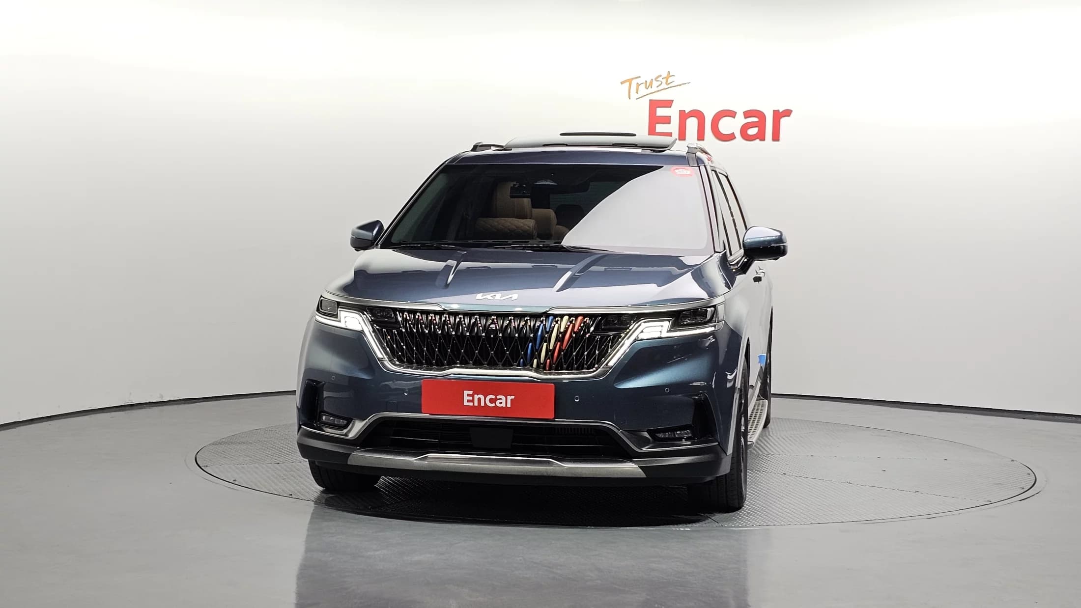 Kia Carnival 9-Seater Signature, 2023 г. 25563 км. — фото 3