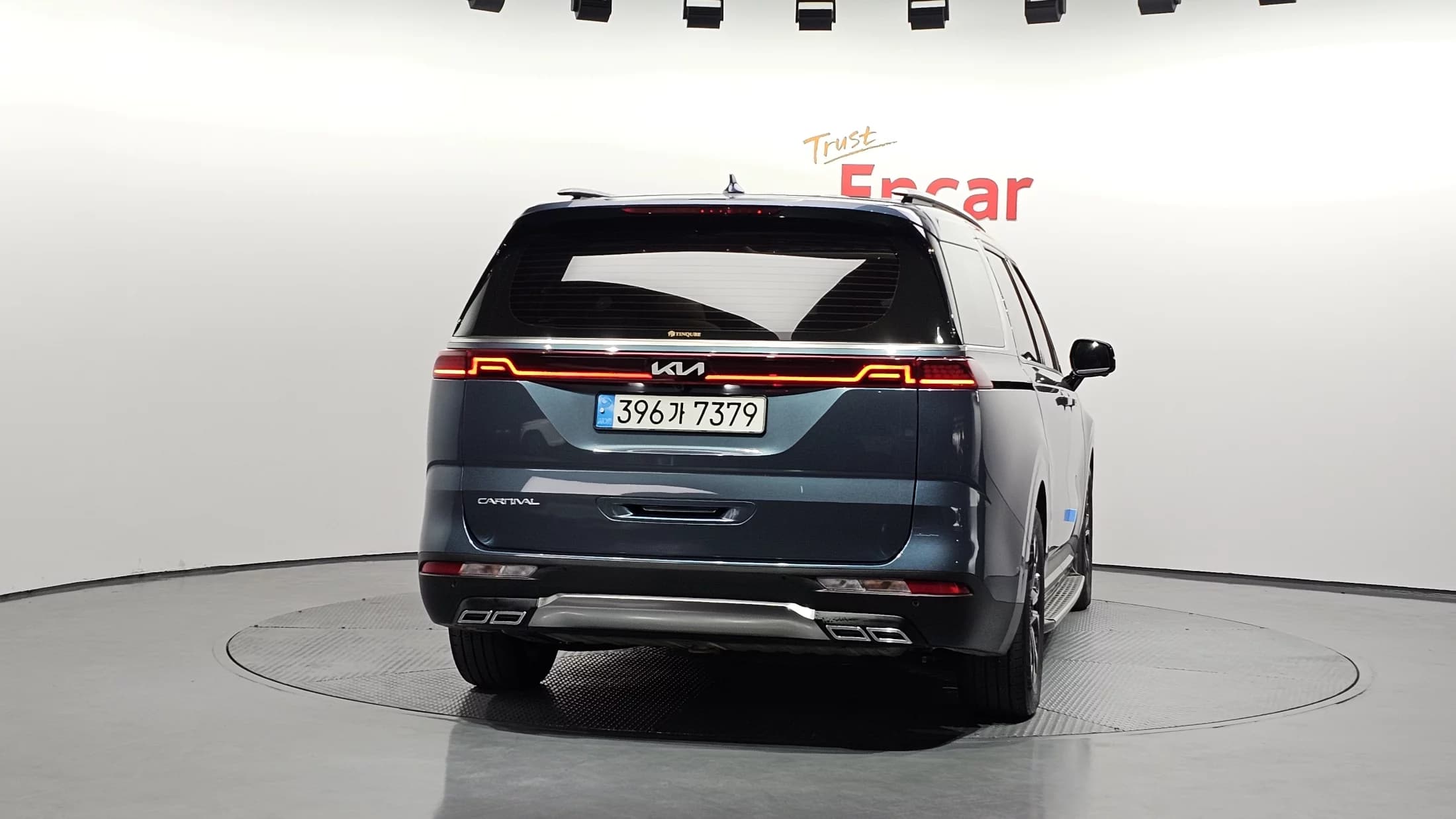 Kia Carnival 9-Seater Signature, 2023 г. 25563 км. — фото 4