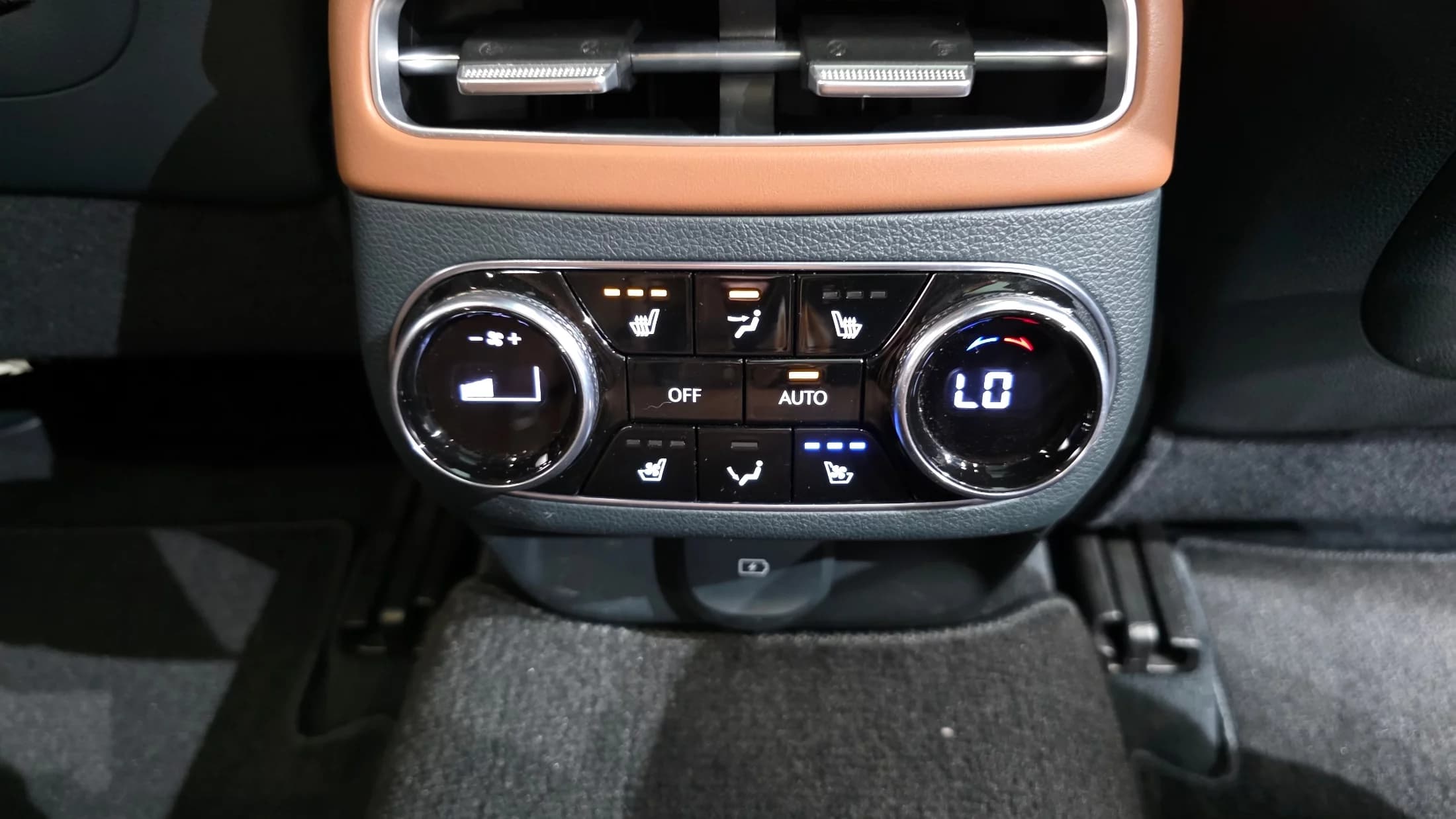 Genesis GV70 2.5T Gasoline AWD, 2021 г. 40612 км. — фото 19