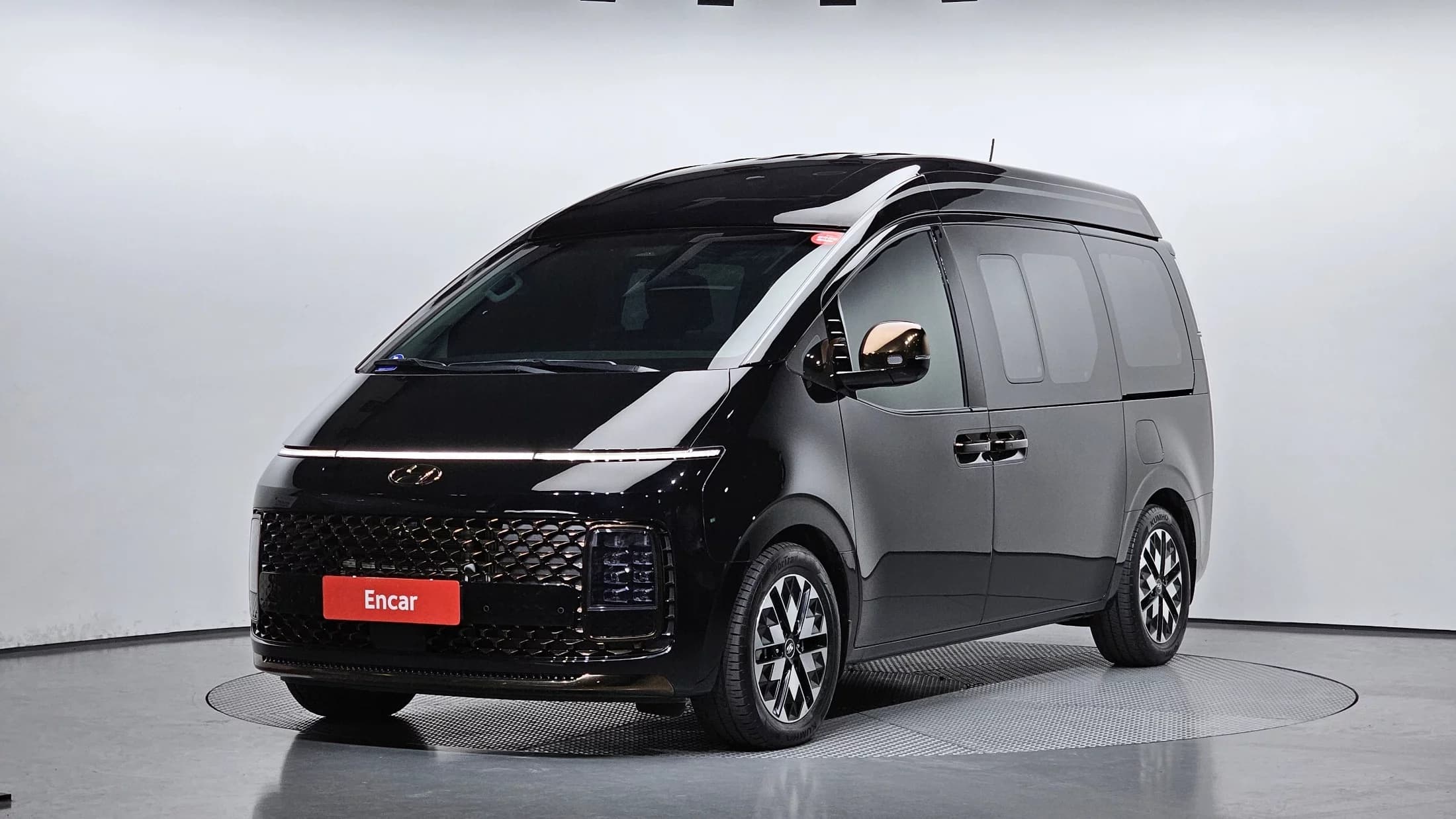 Hyundai Staria Lounge 7-Seater Inspiration, 2022 г. 20247 км.