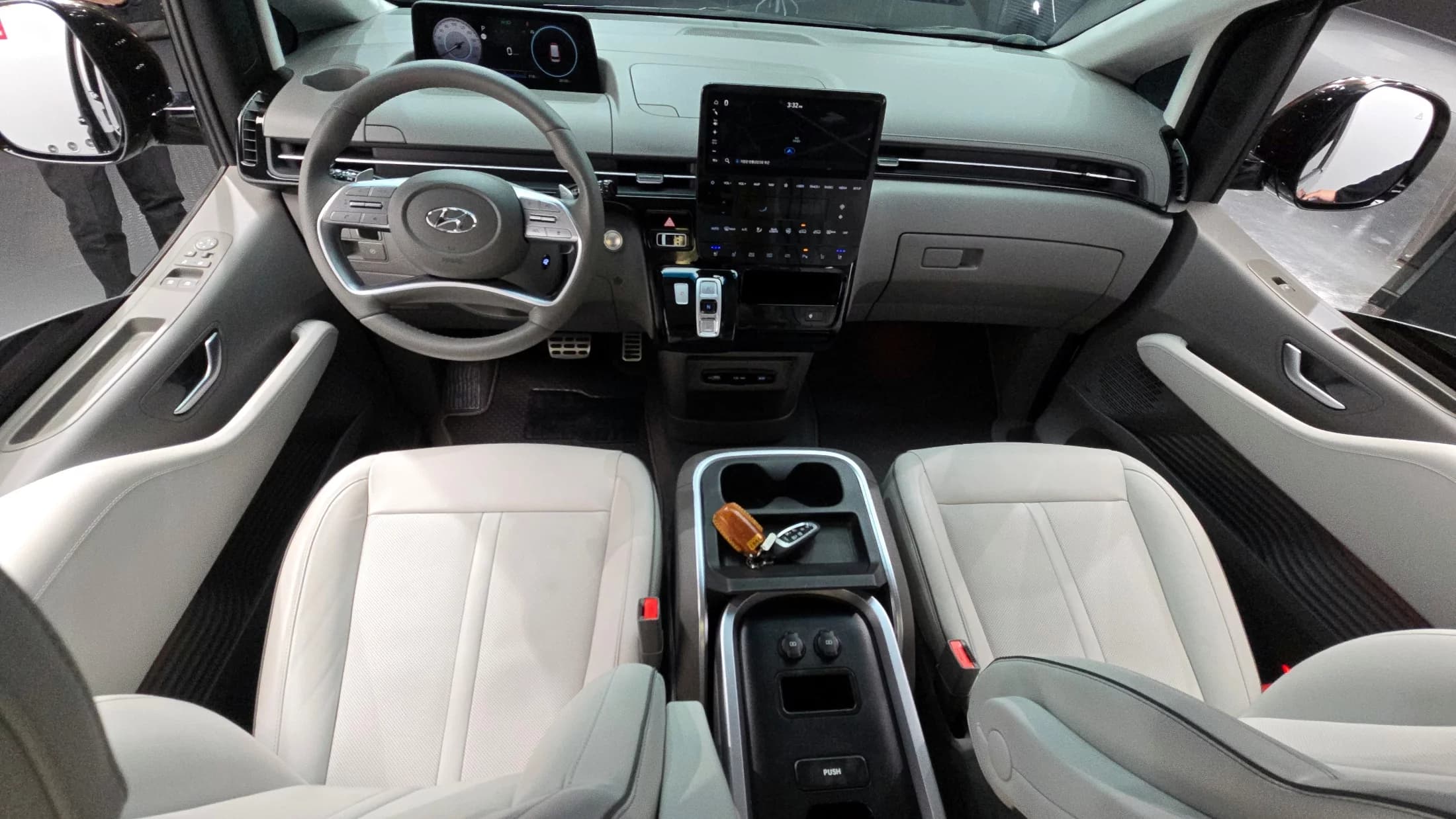 Hyundai Staria Lounge 7-Seater Inspiration, 2022 г. 20247 км. — фото 7
