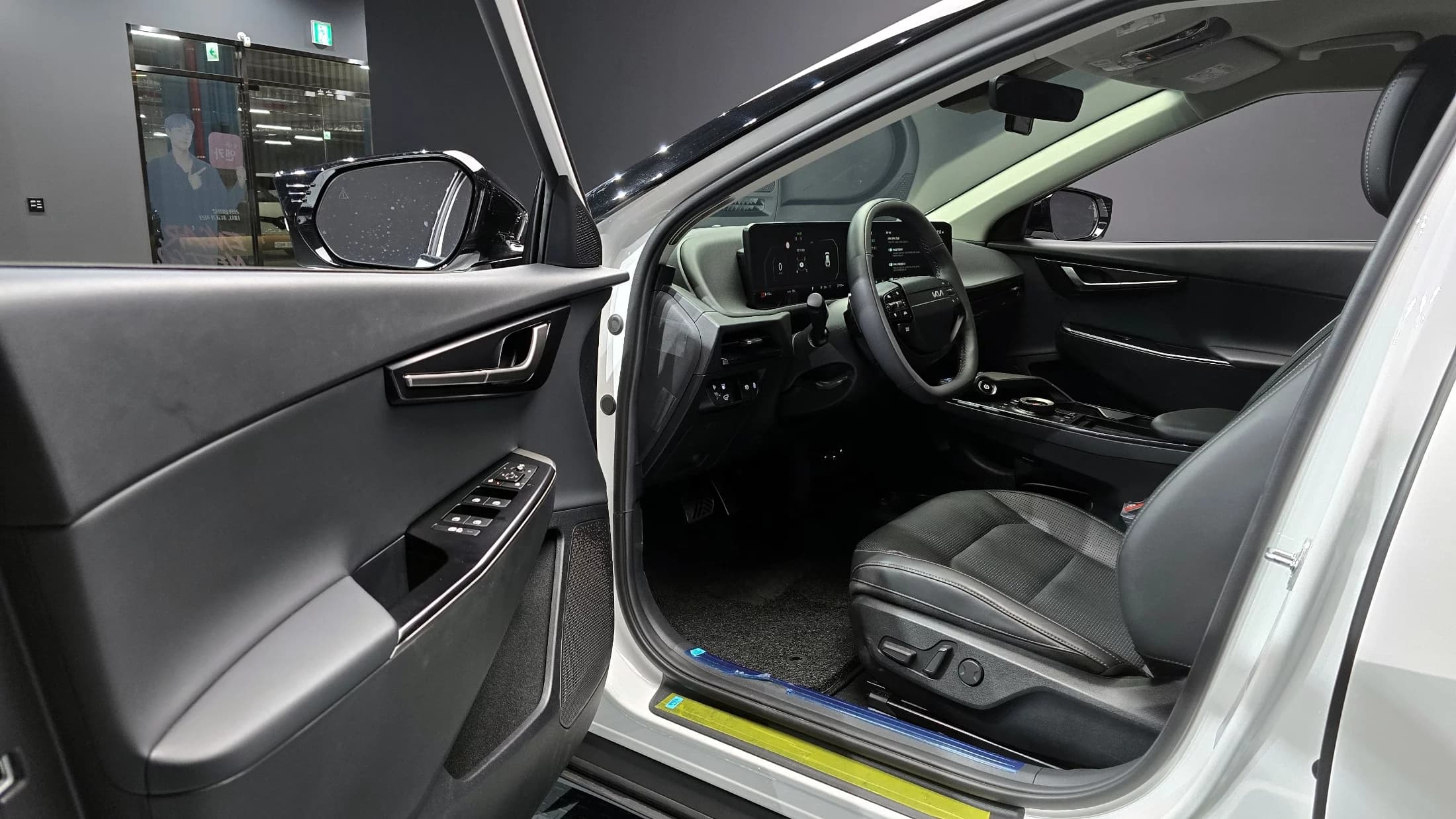 Kia EV6 Long Range 2WD Air, электромобиль, 2024 г. 20191 км. — фото 11