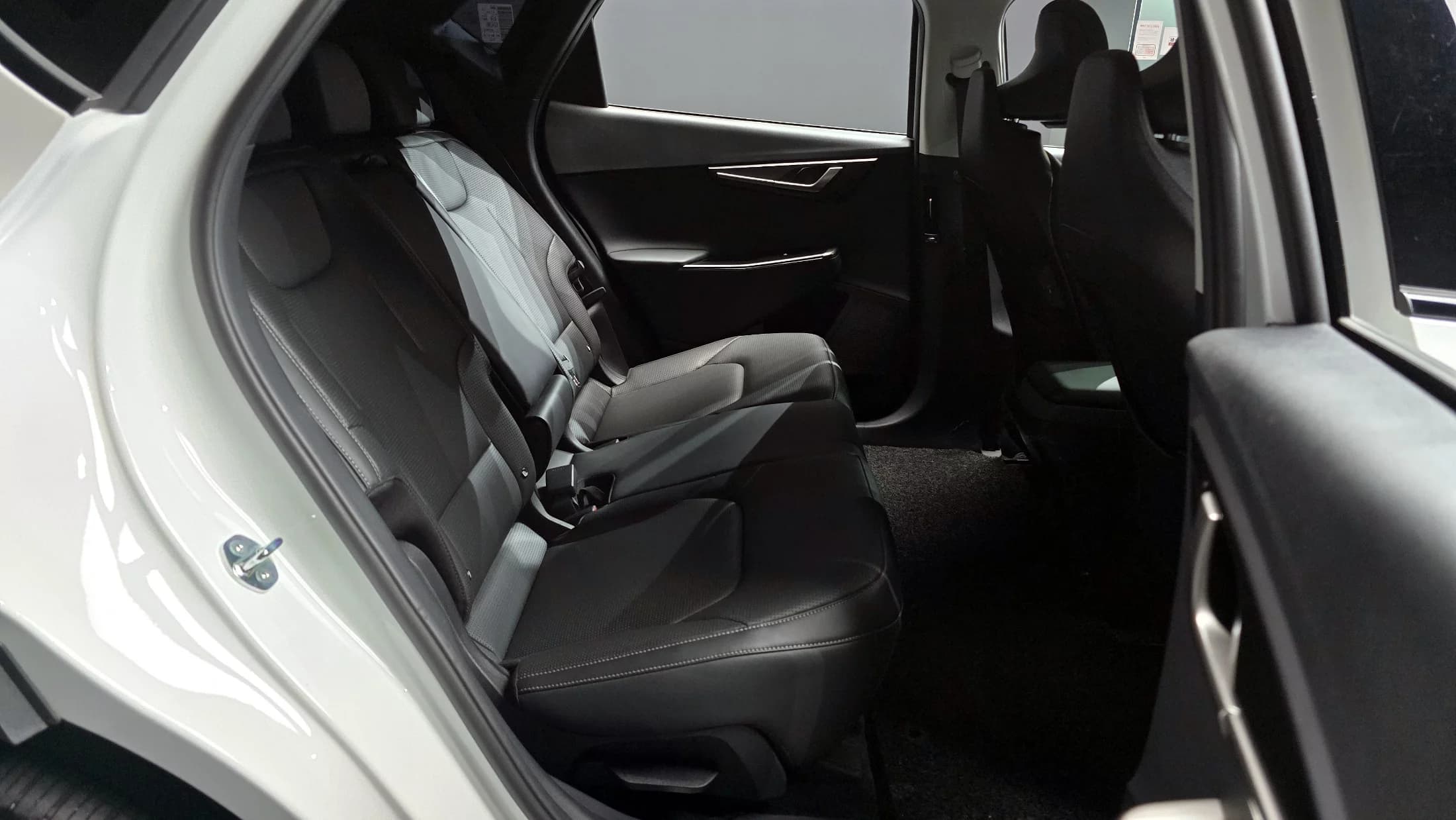 Kia EV6 Long Range 2WD Air, электромобиль, 2024 г. 20191 км. — фото 12