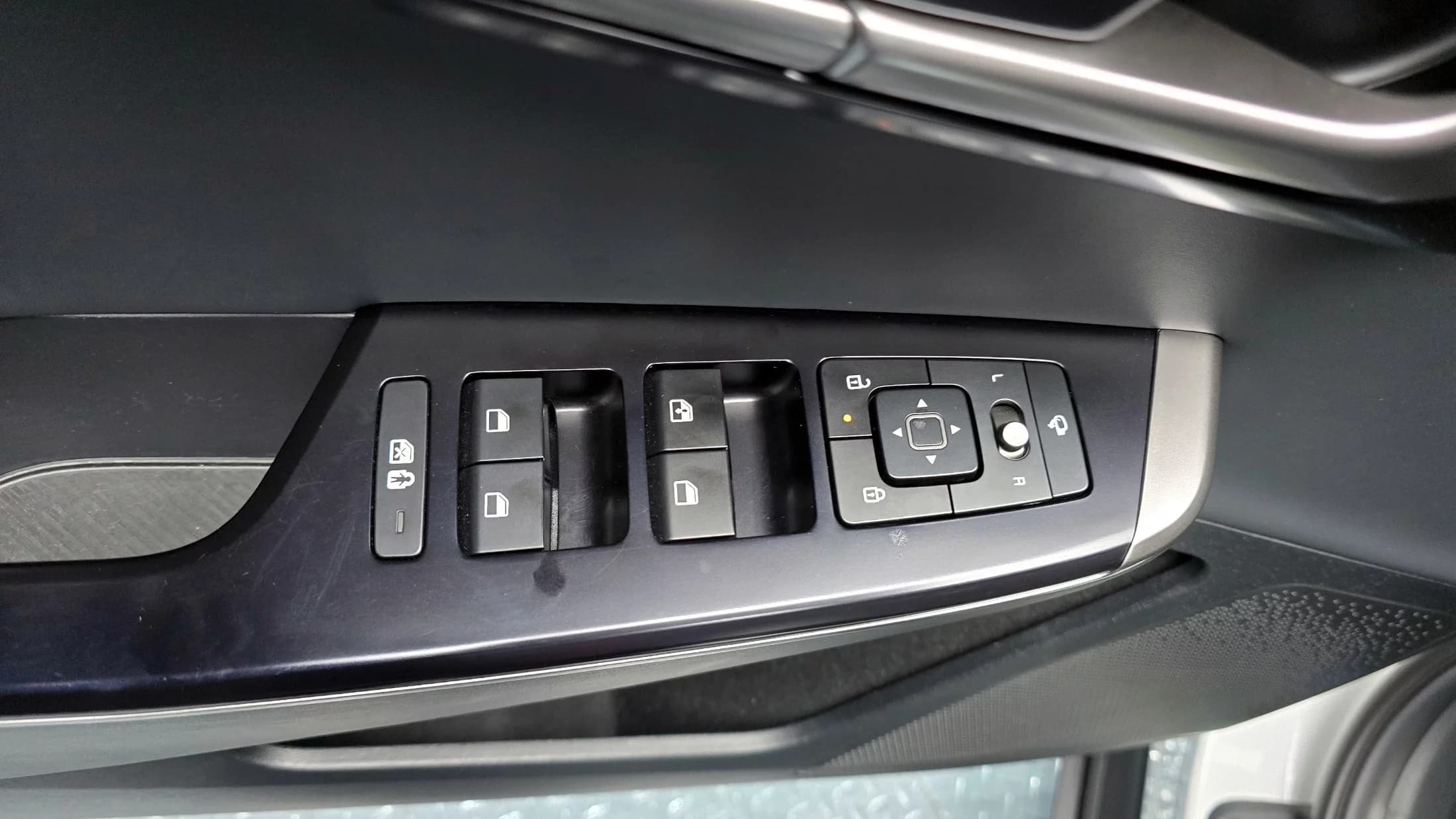Kia EV6 Long Range 2WD Air, электромобиль, 2024 г. 20191 км. — фото 17
