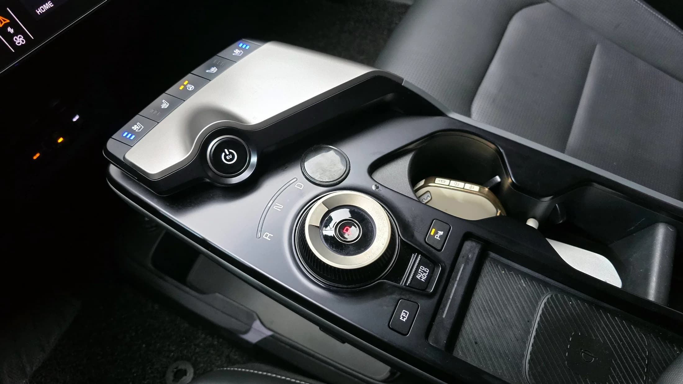 Kia EV6 Long Range 2WD Air, электромобиль, 2024 г. 20191 км. — фото 9