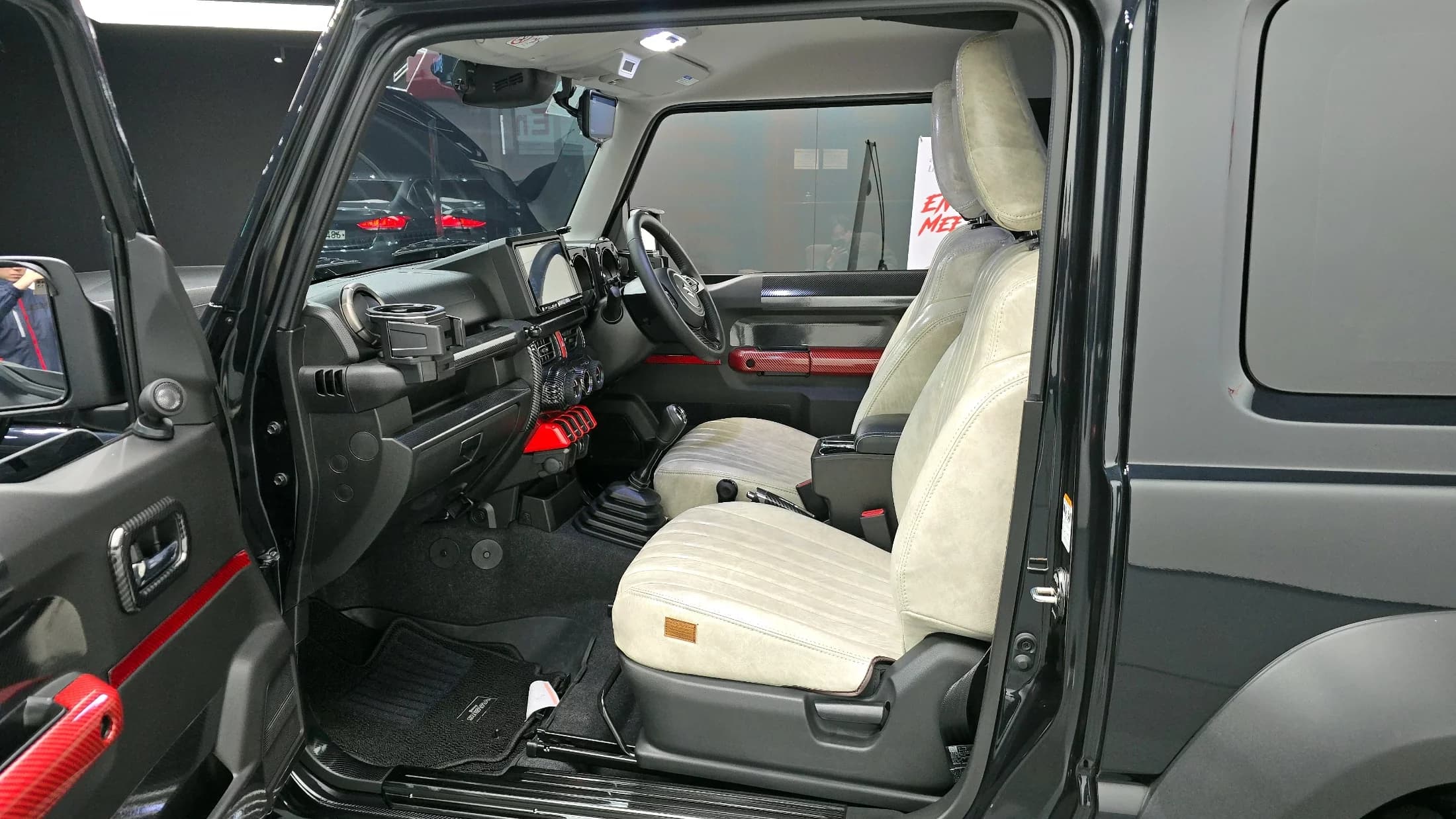Suzuki JIMNY 1.5, 2024 г. 7639 км. — фото 11