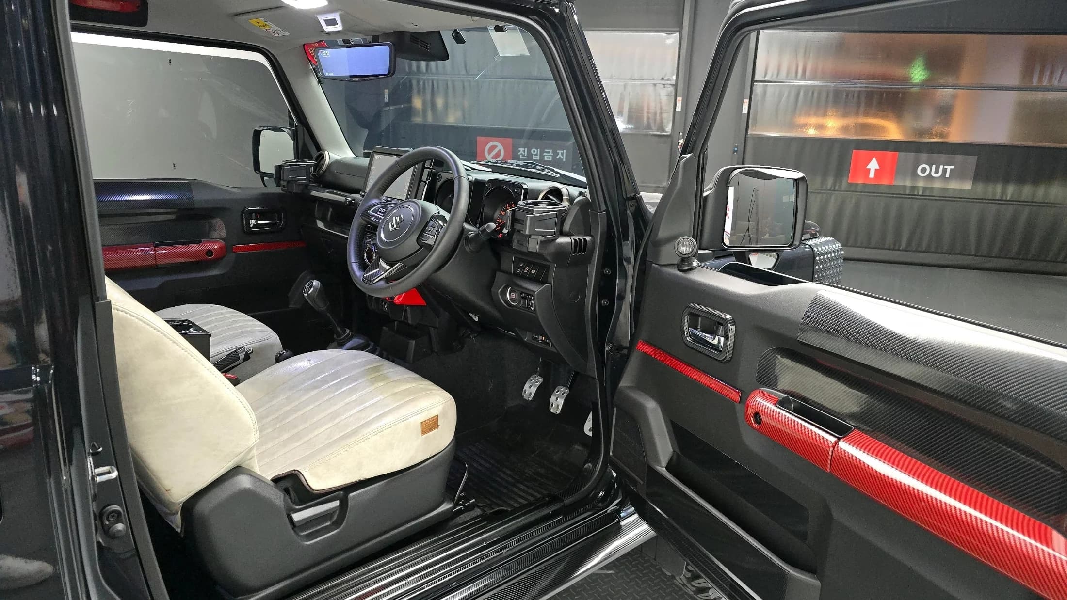 Suzuki JIMNY 1.5, 2024 г. 7639 км. — фото 10