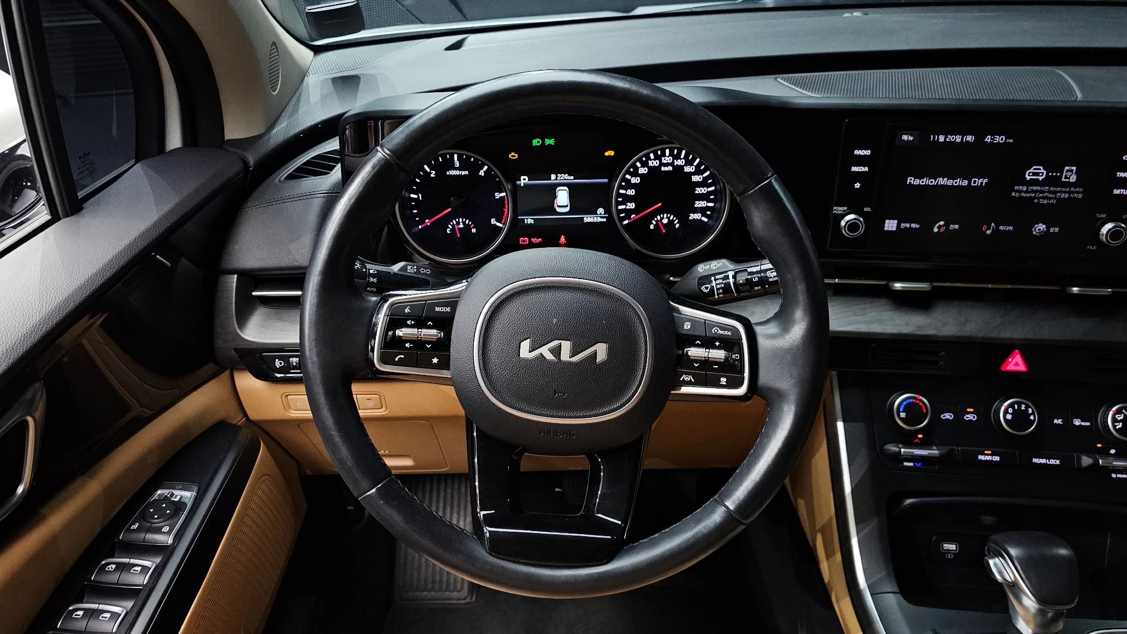 Kia Carnival 9-Seater Prestige, 2022 г. 58767 км. — фото 13