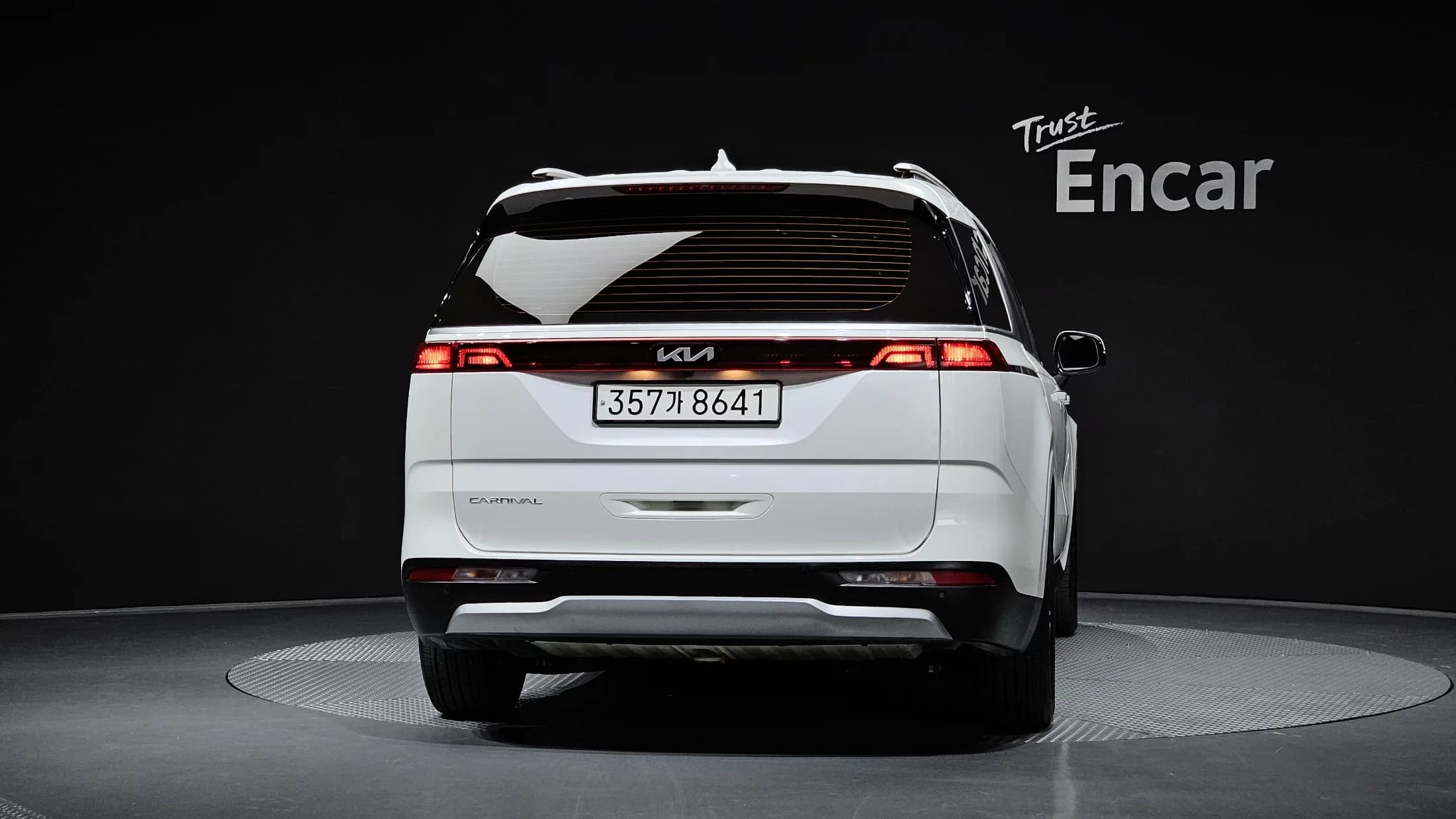 Kia Carnival 9-Seater Prestige, 2022 г. 58767 км. — фото 4