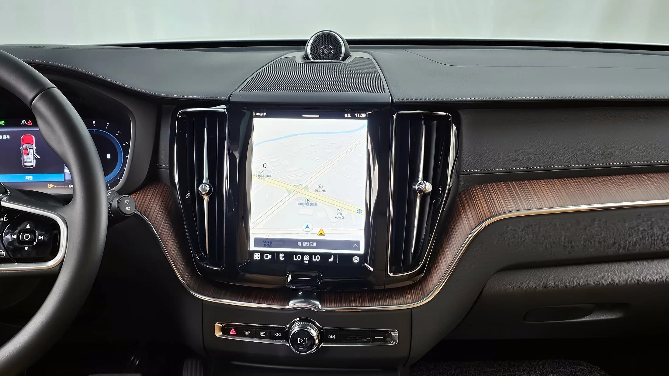 Volvo XC60 B5 Ultimate Bright, 2024 г. 13143 км. — фото 14