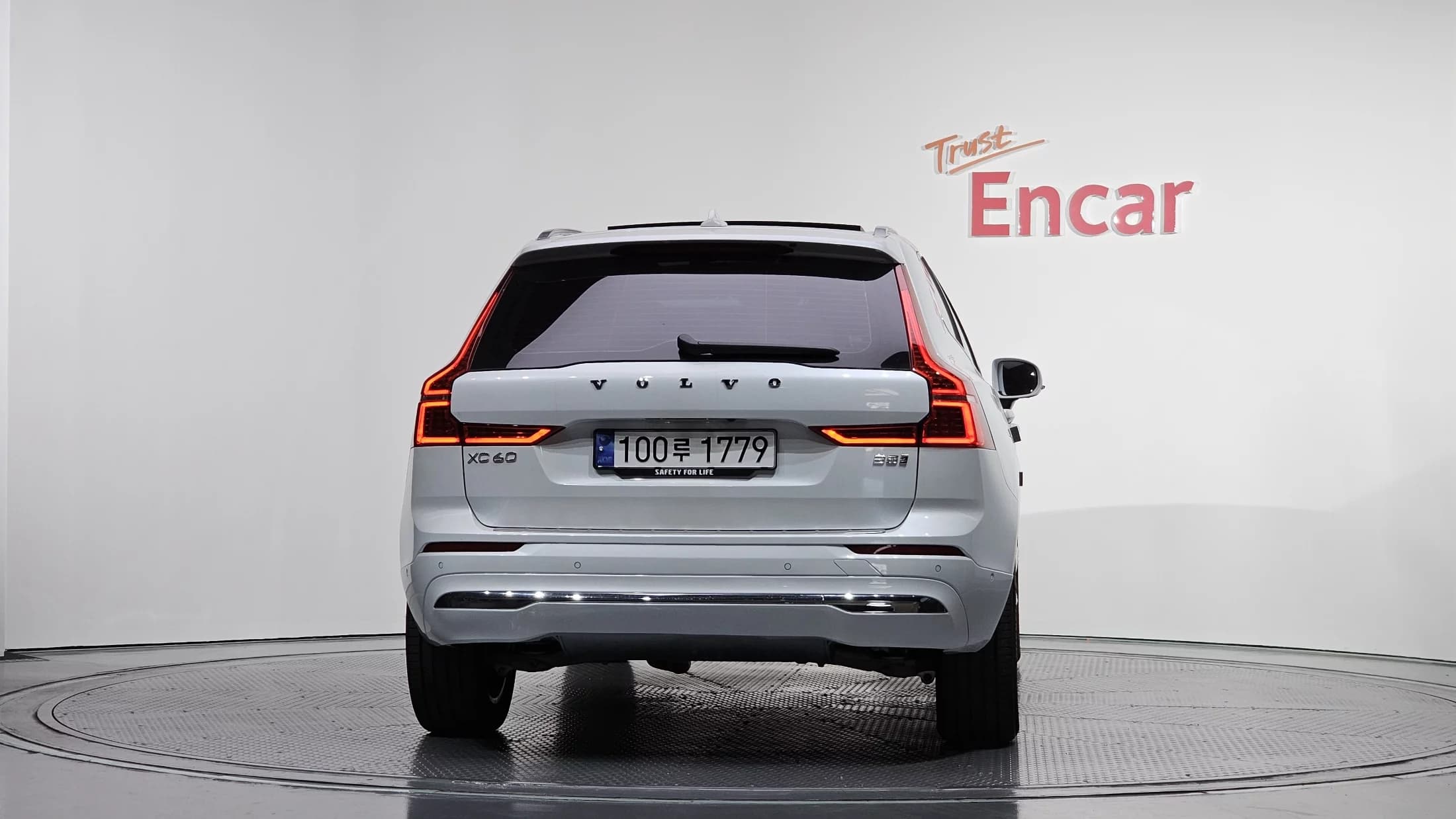 Volvo XC60 B5 Ultimate Bright, 2024 г. 13143 км. — фото 4