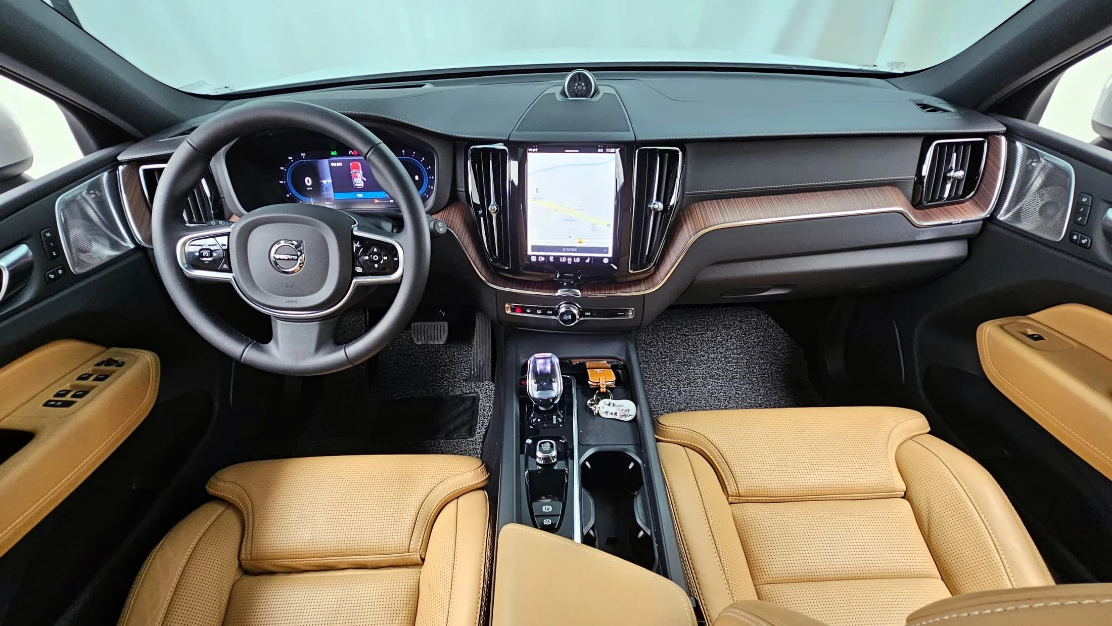 Volvo XC60 B5 Ultimate Bright, 2024 г. 13143 км. — фото 7