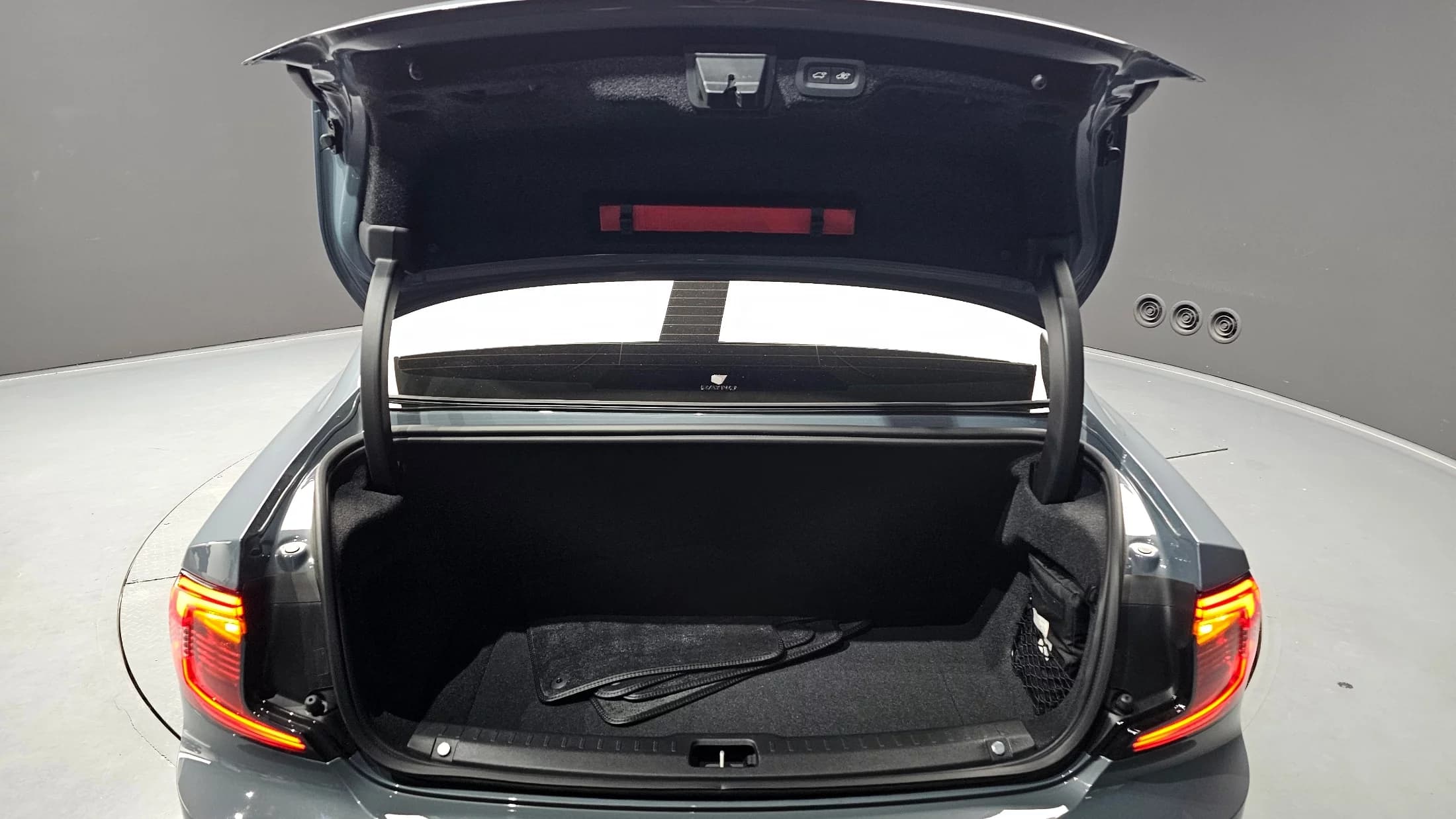 Volvo S90 B6 AWD Inscription, 2021 г. 25695 км. — фото 20