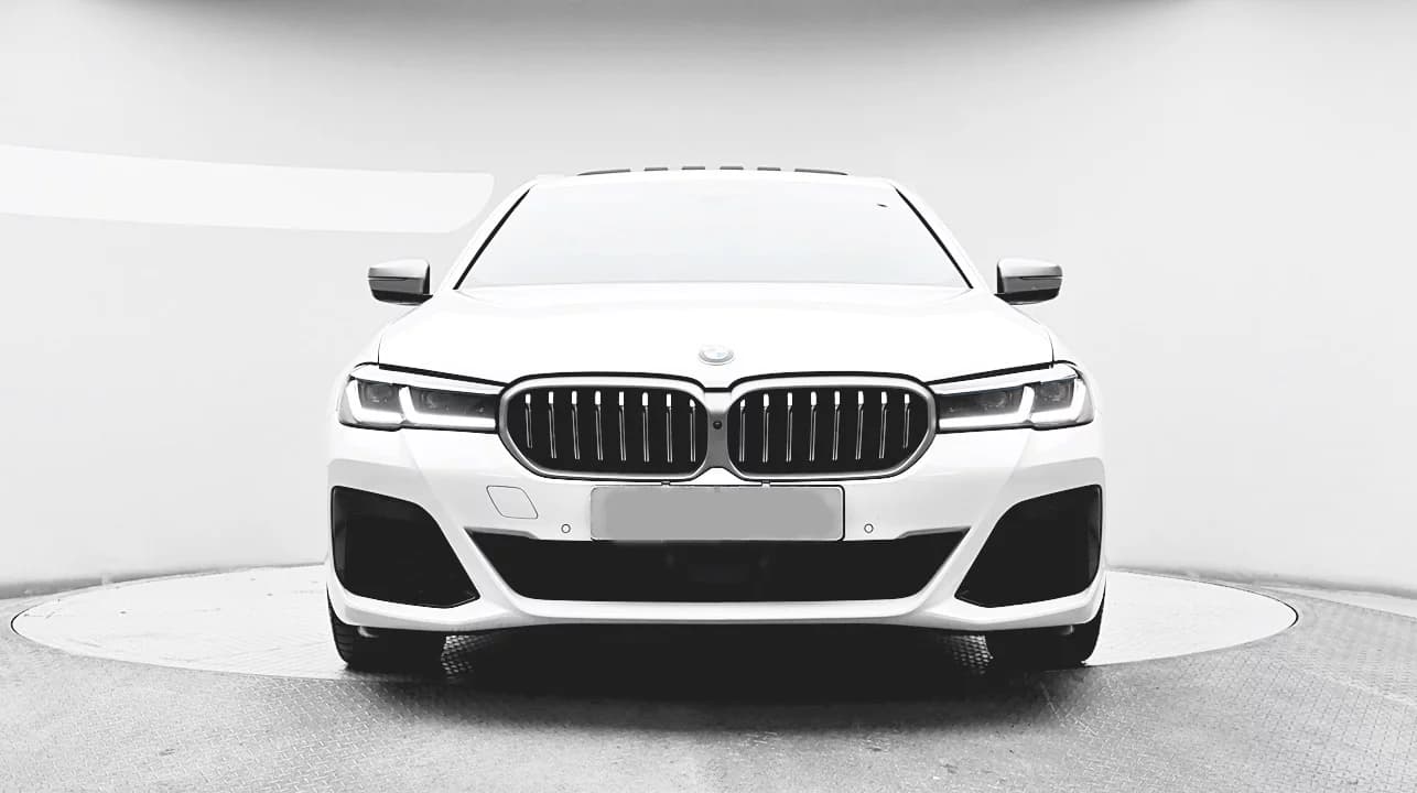 BMW 5-Series M550i xDrive, 2021 г. 99528 км. — фото 3