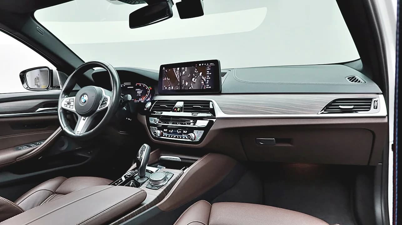 BMW 5-Series M550i xDrive, 2021 г. 99528 км. — фото 10