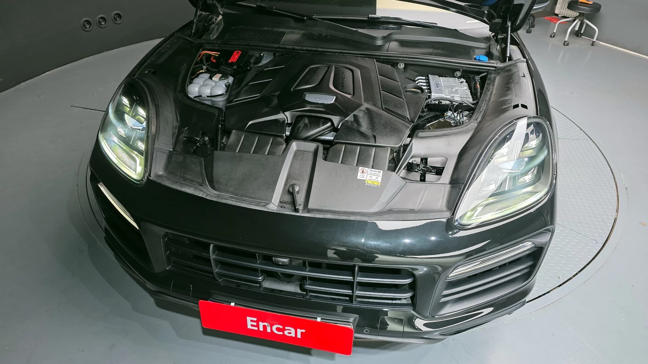 Porsche CAYENNE 3.0 COUPE PLATINUM EDITION, 2023 г. 37746 км. — фото 6