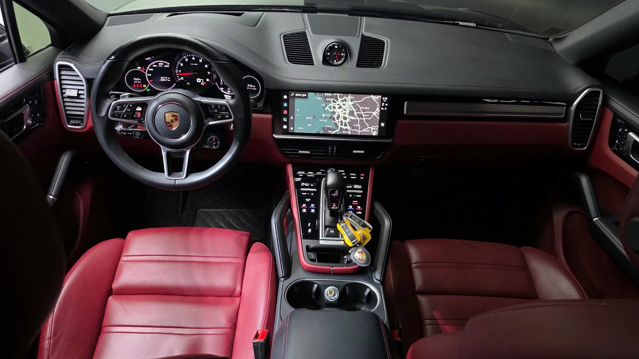 Porsche CAYENNE 3.0 COUPE PLATINUM EDITION, 2023 г. 37746 км. — фото 7