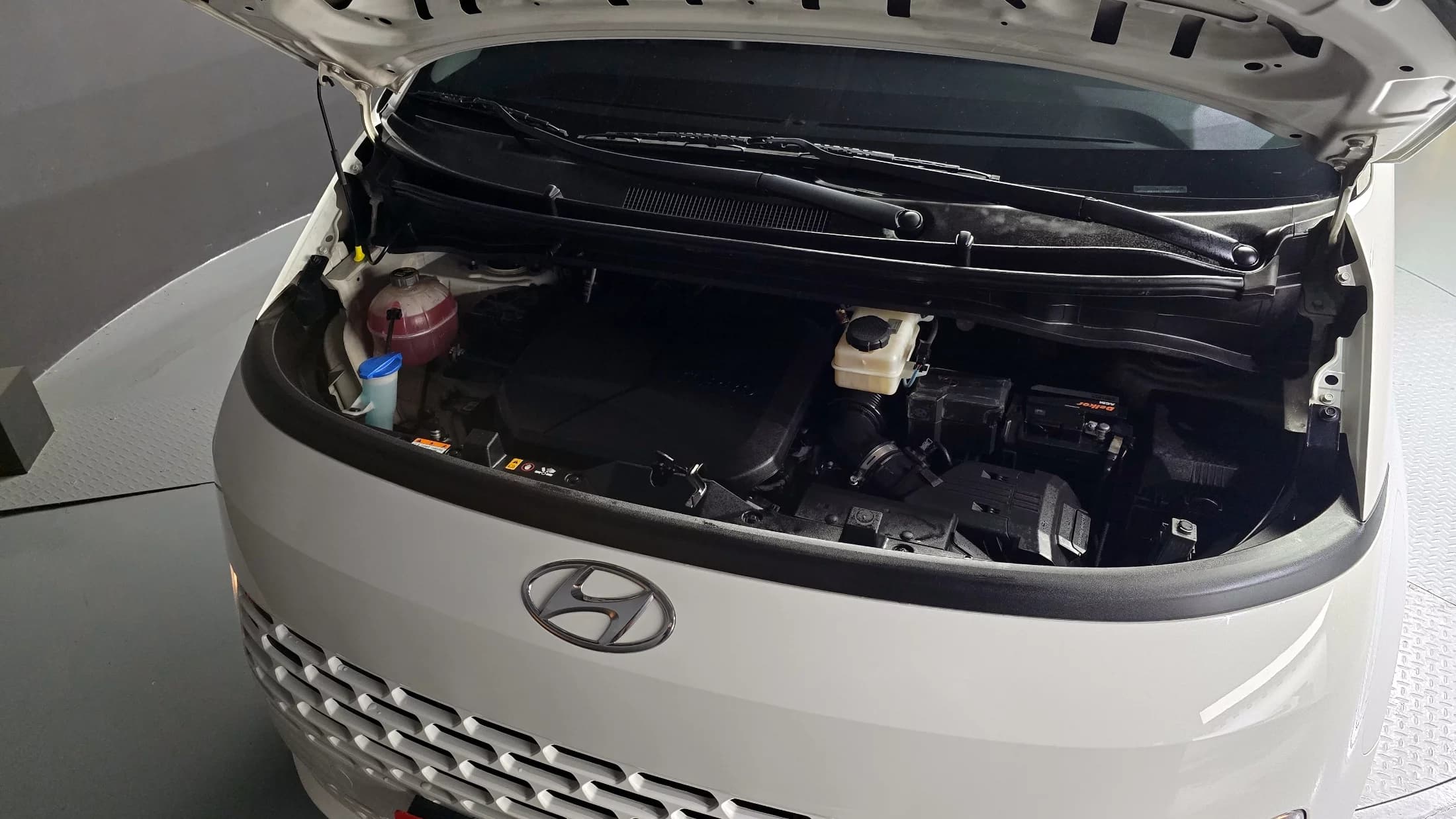 Hyundai Staria Tourer 9-Seater Modern, 2021 г. 67539 км. — фото 6
