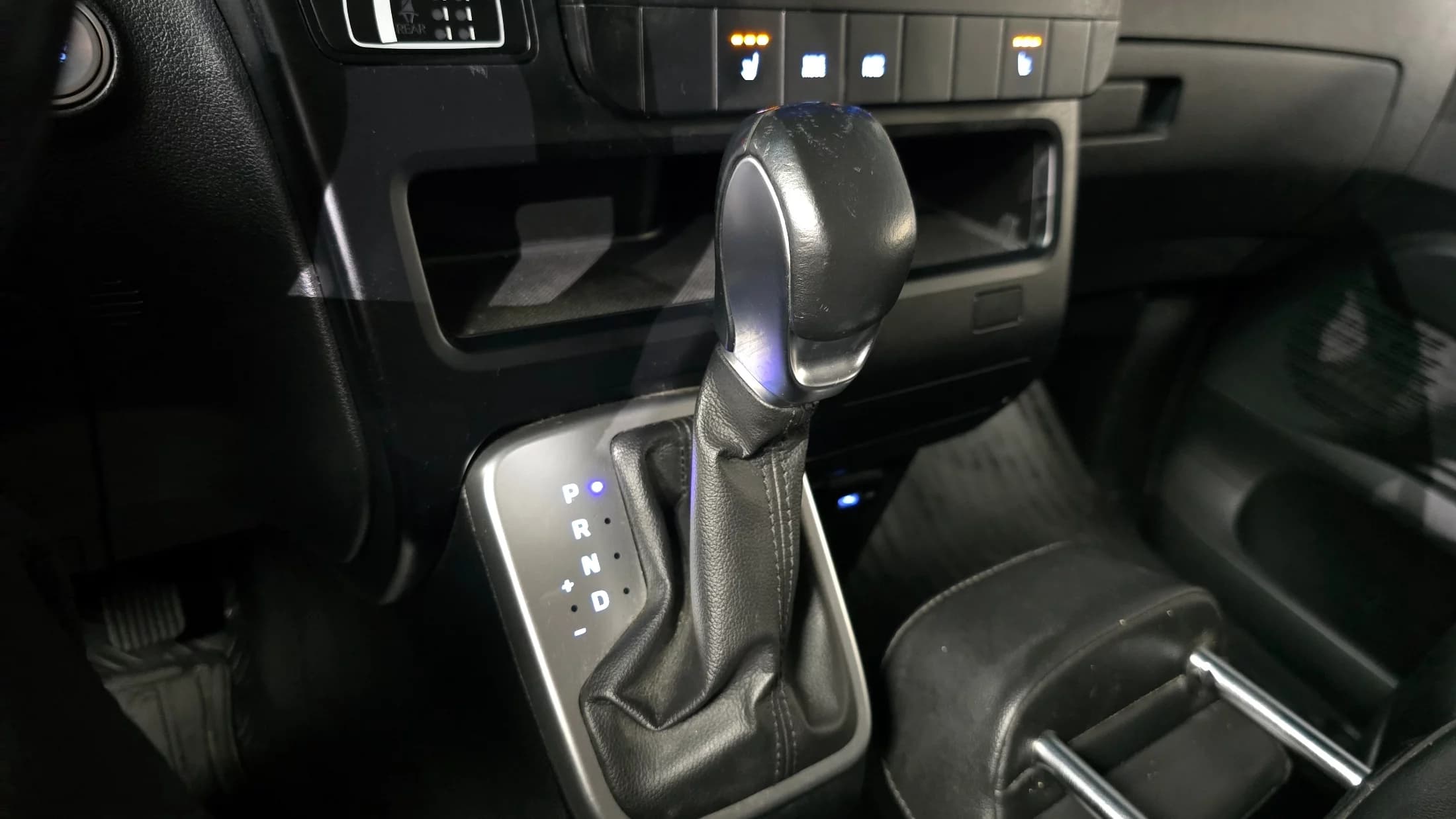 Hyundai Staria Tourer 9-Seater Modern, 2021 г. 67539 км. — фото 9