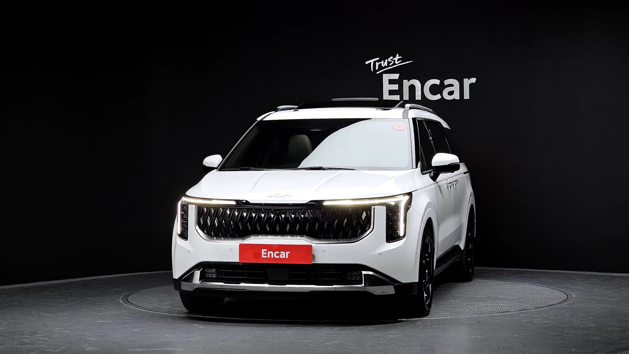 Kia Carnival 7-Seater Signature, 2024 г. 18203 км. — фото 3