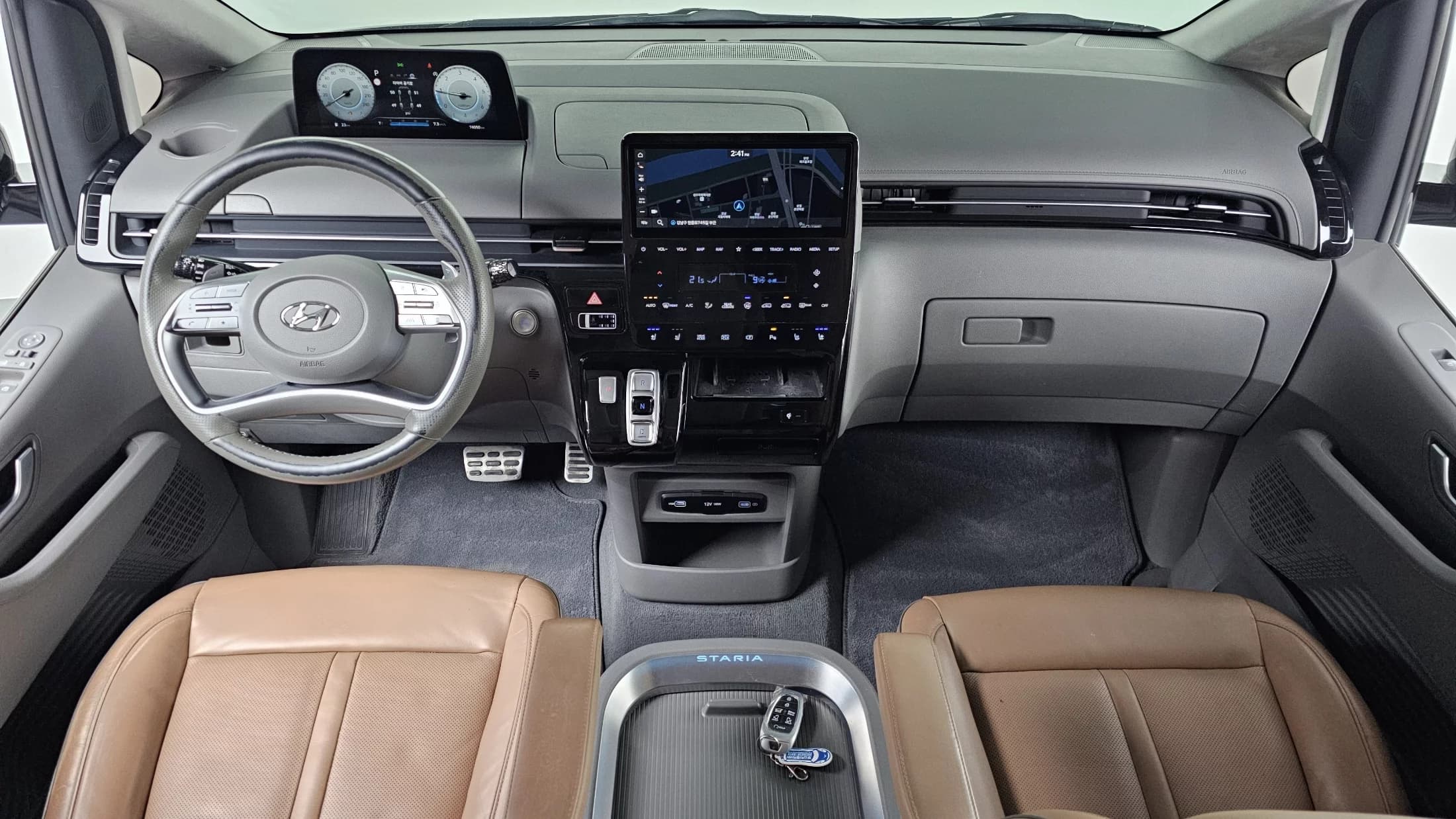 Hyundai Staria Lounge 9-Seater Inspiration, 2021 г. 74176 км. — фото 7