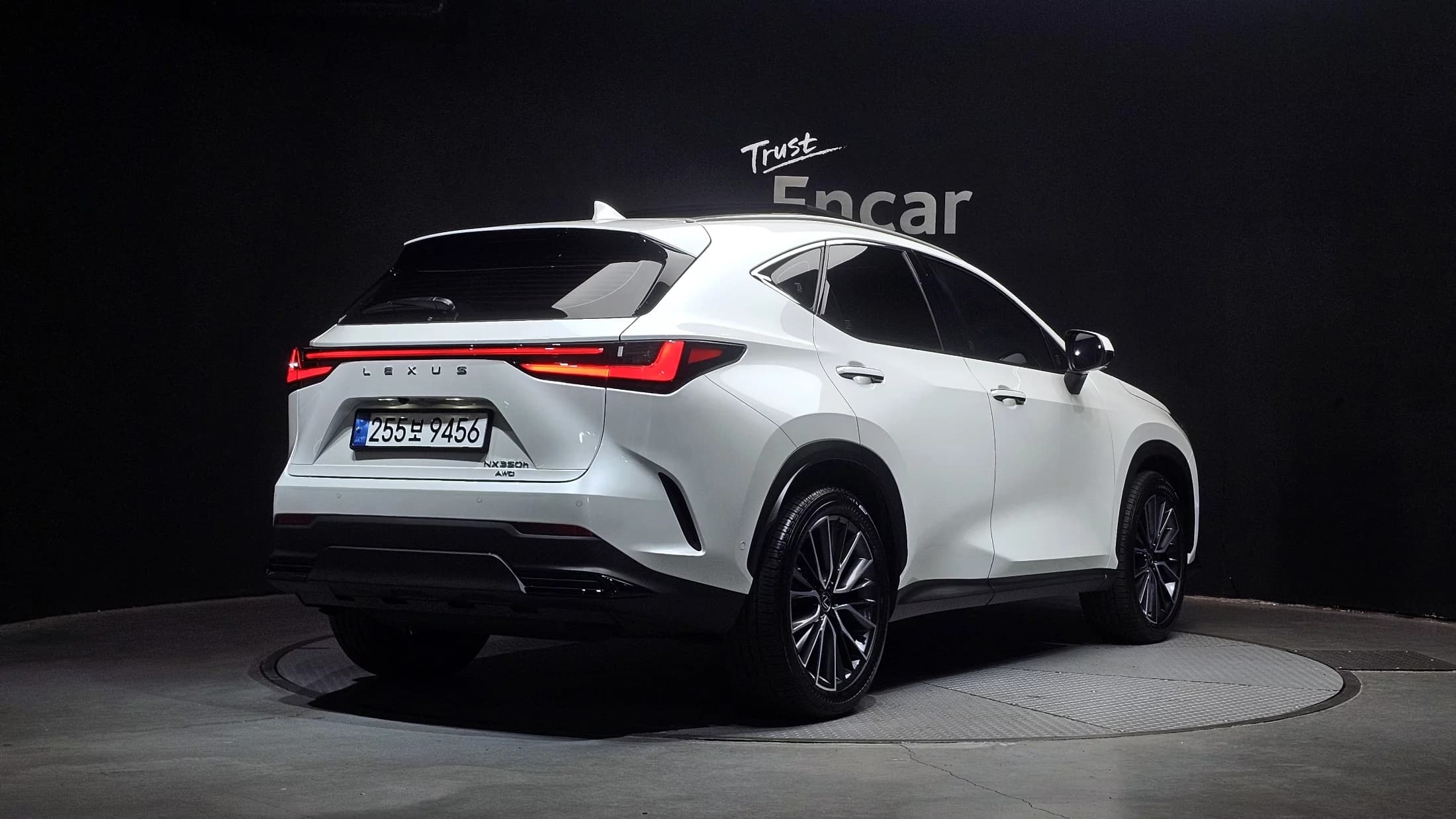 Lexus NX350h Luxury, гибрид, 2024 г. 6047 км. — фото 2
