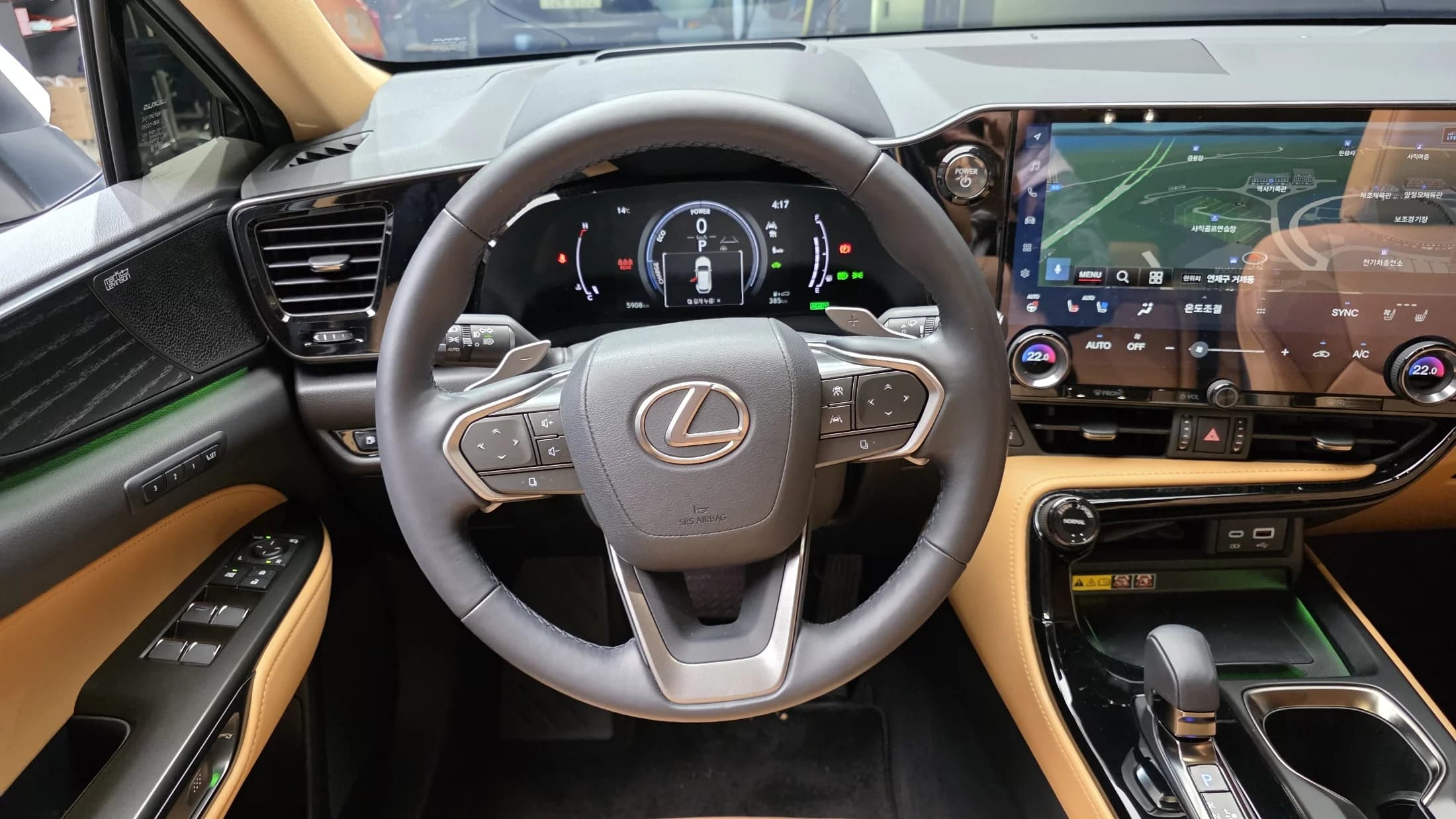 Lexus NX350h Luxury, гибрид, 2024 г. 6047 км. — фото 13