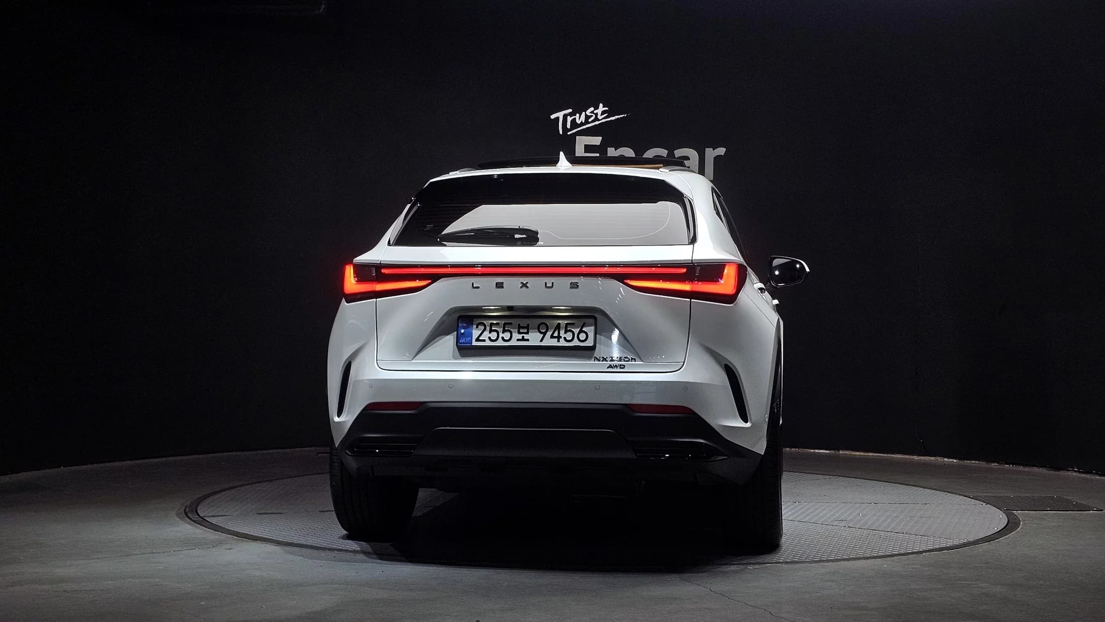 Lexus NX350h Luxury, гибрид, 2024 г. 6047 км. — фото 4