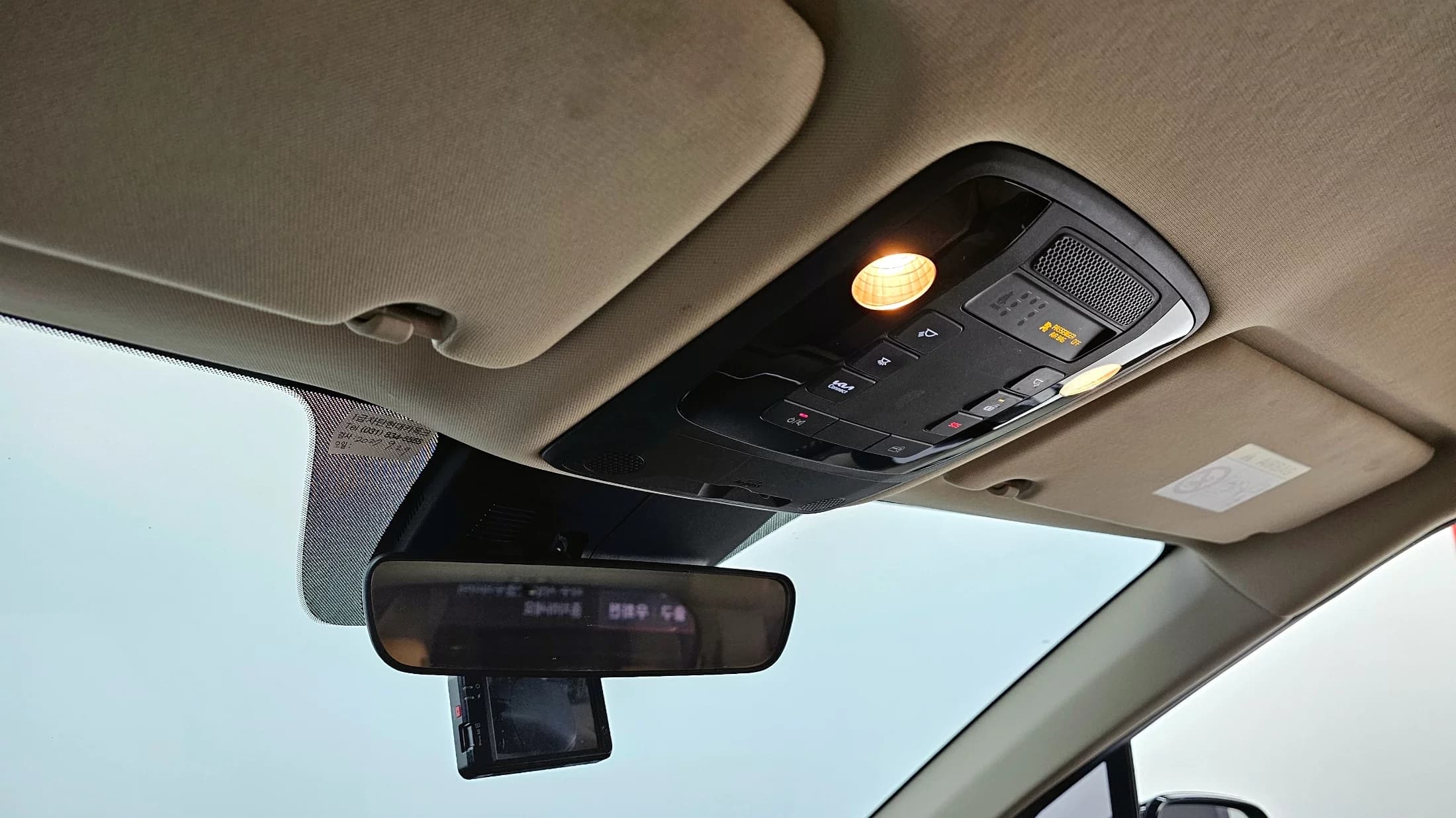 Kia Carnival 9-Seater Prestige, 2021 г. 102209 км. — фото 16