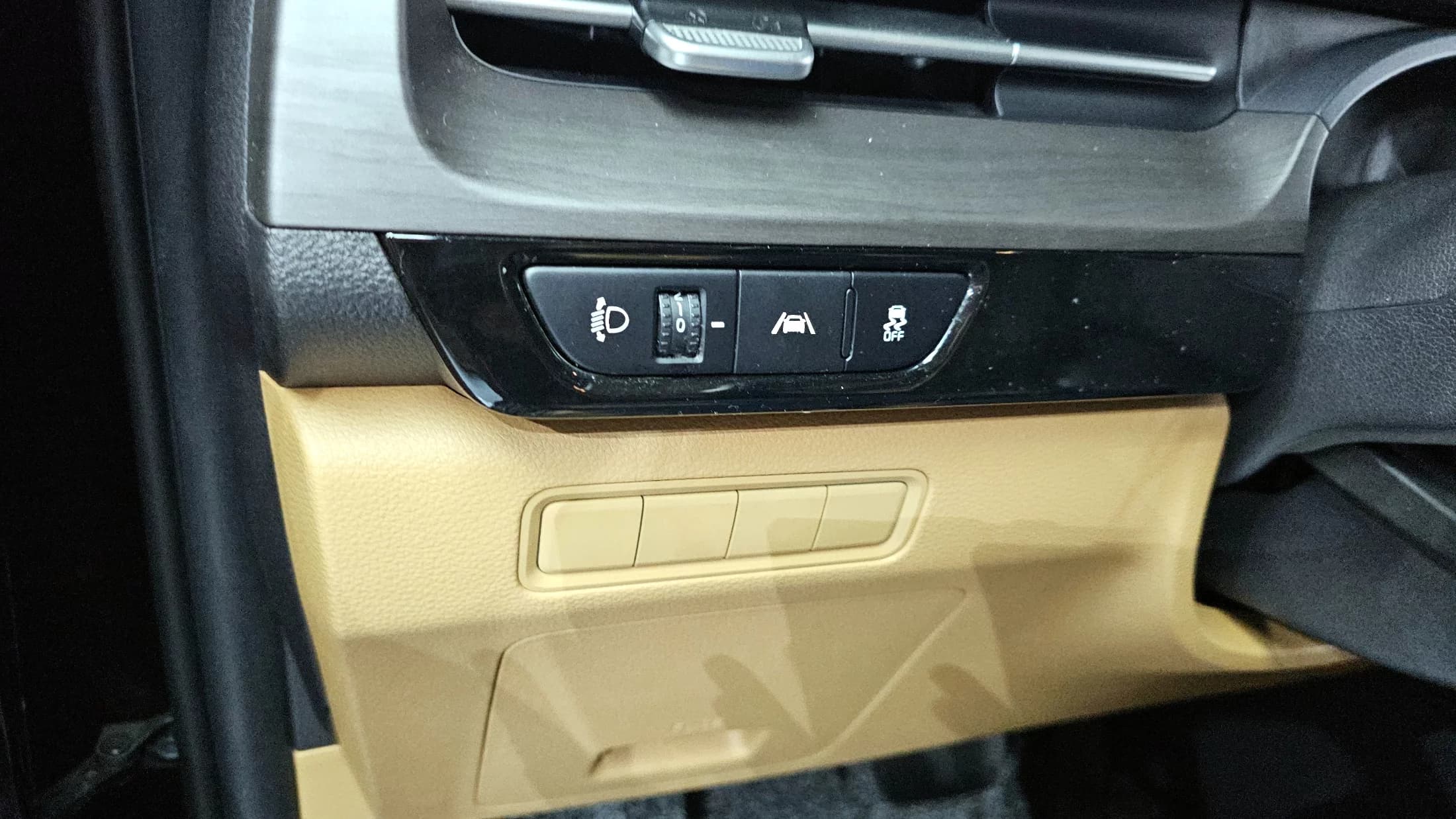 Kia Carnival 9-Seater Prestige, 2021 г. 102209 км. — фото 17