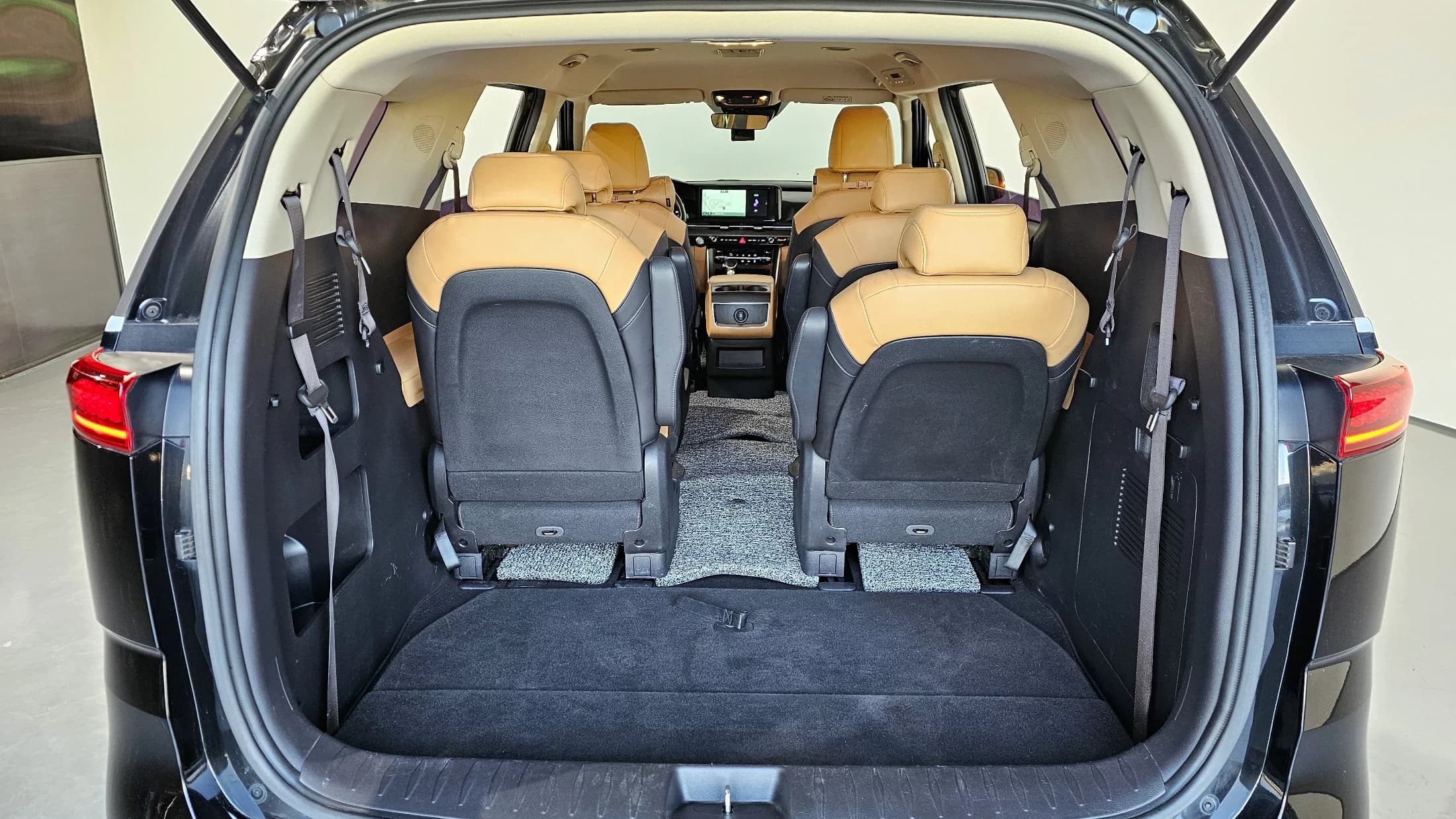 Kia Carnival 9-Seater Prestige, 2021 г. 102209 км. — фото 20