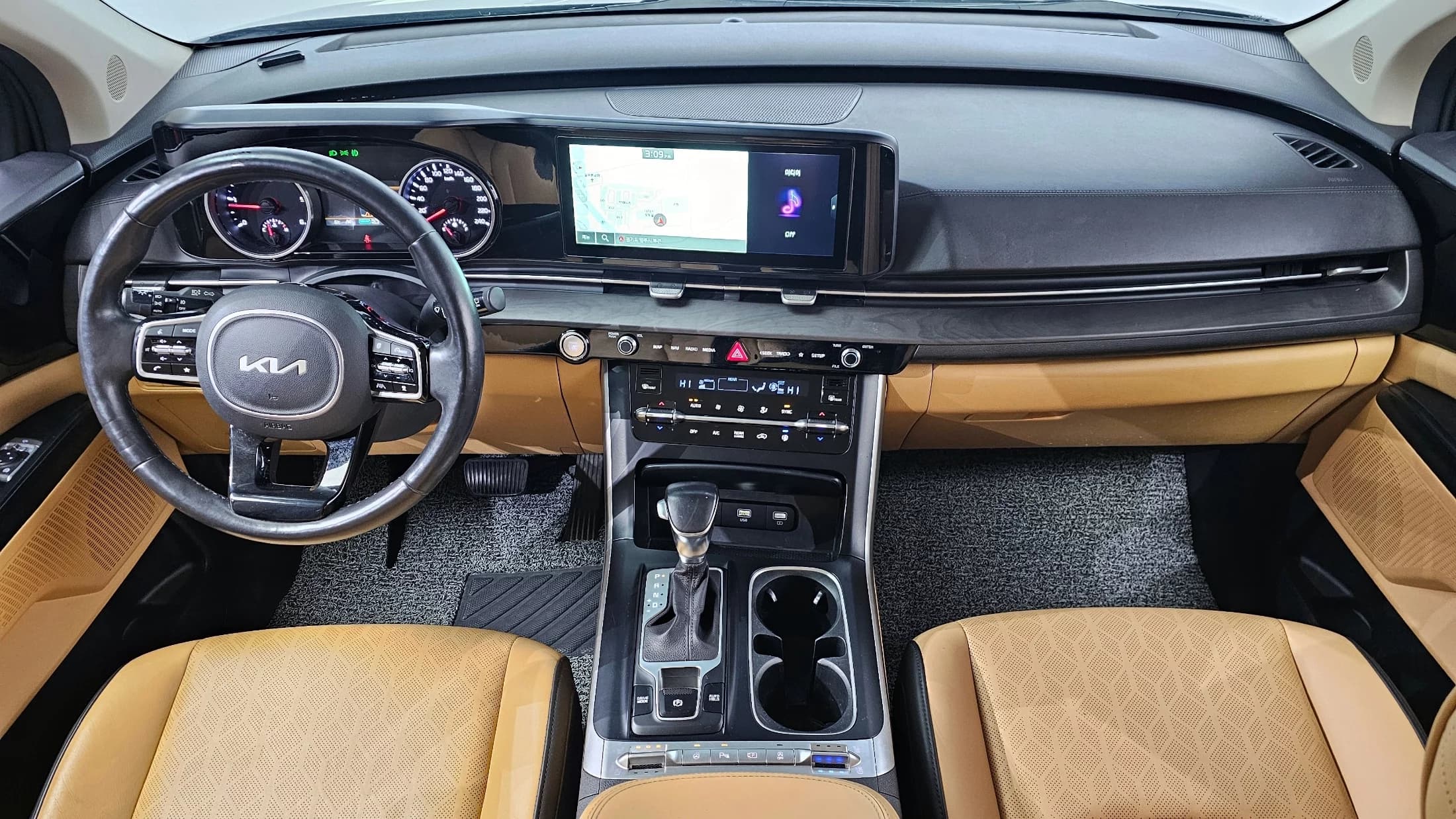 Kia Carnival 9-Seater Prestige, 2021 г. 102209 км. — фото 7