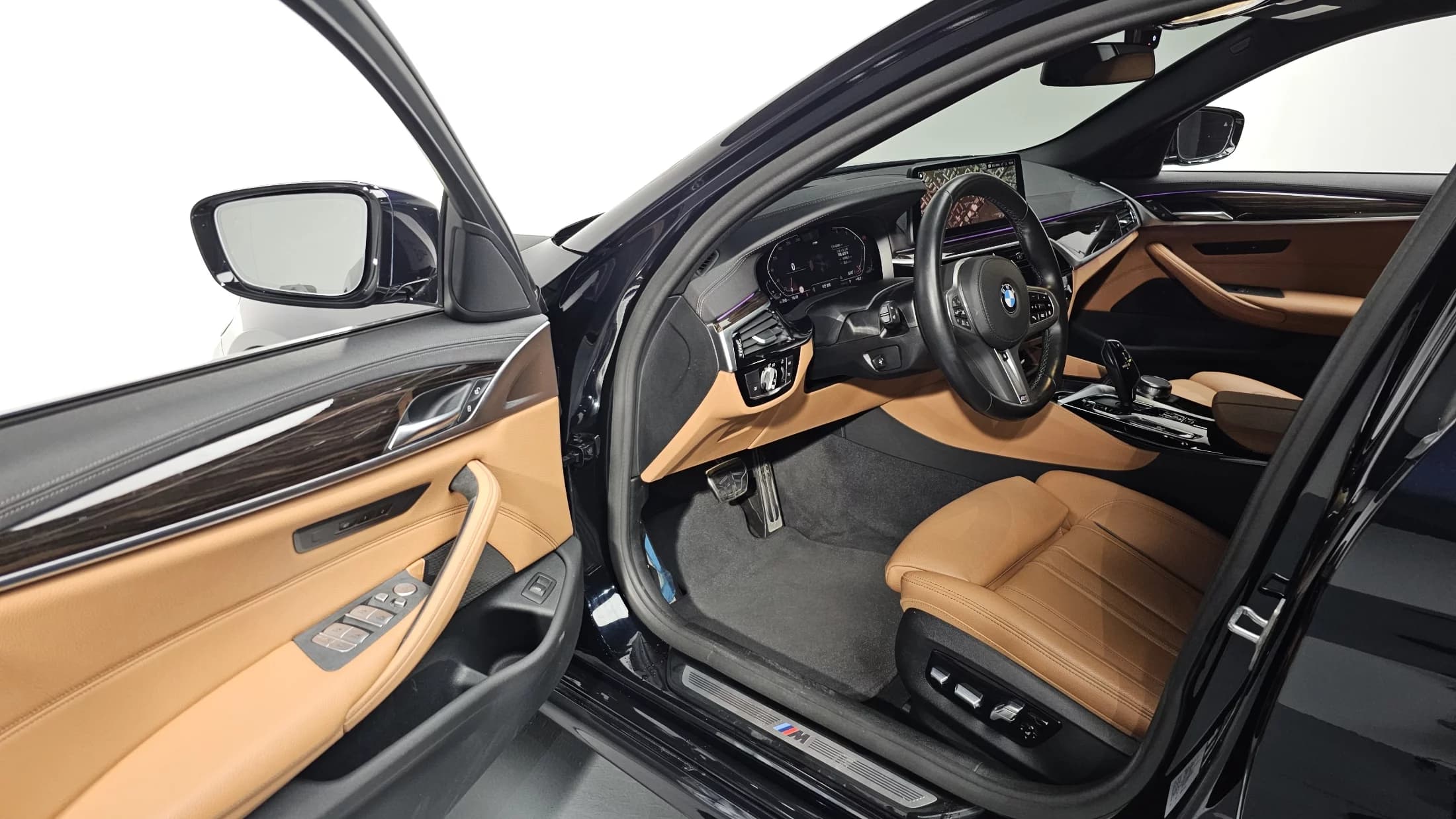 BMW 5-Series 520i M Sport, 2022 г. 43009 км. — фото 11