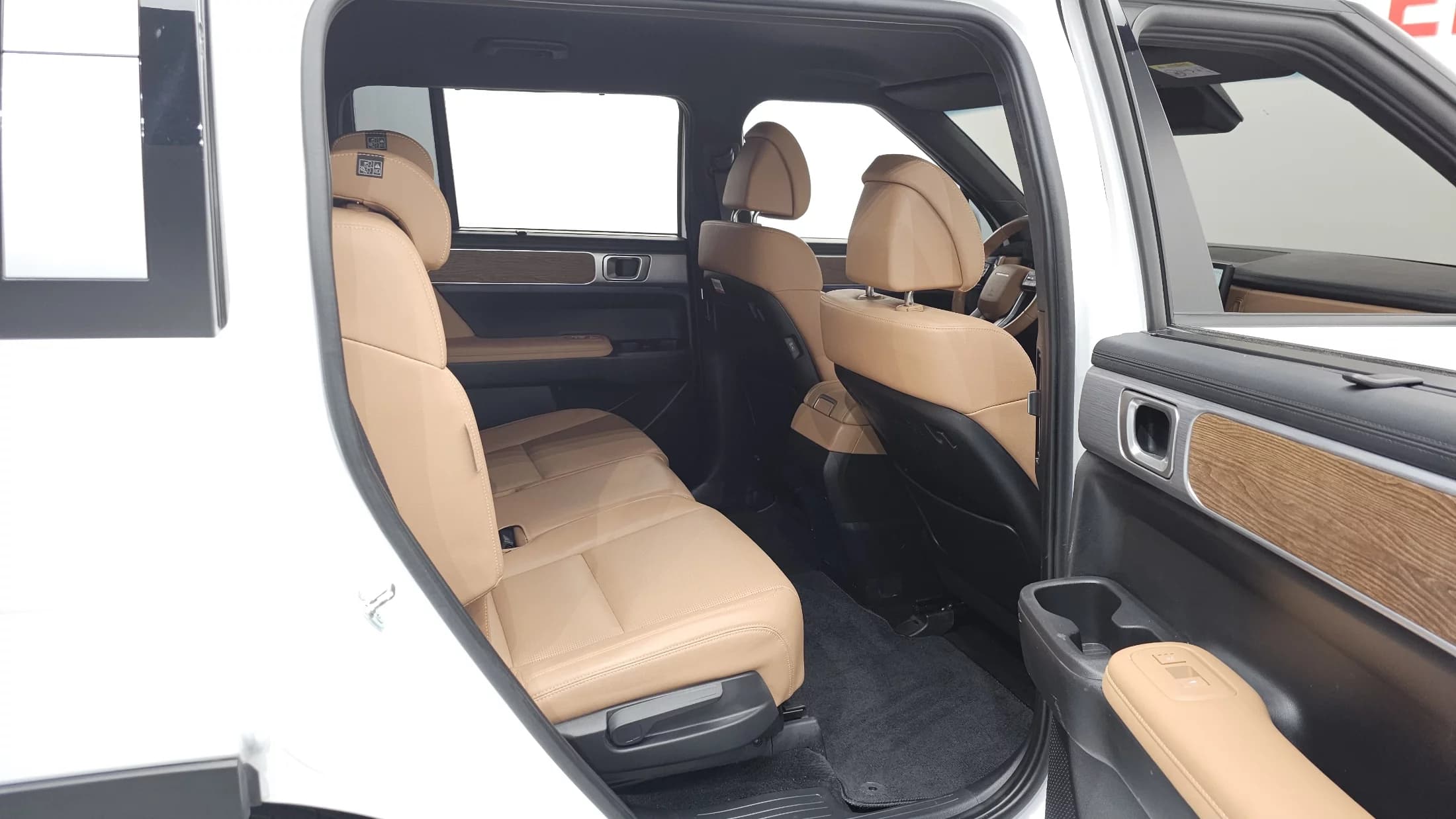 Hyundai Santa Fe HEV 1.6 2WD Prestige, гибрид, 2024 г. 35335 км. — фото 12