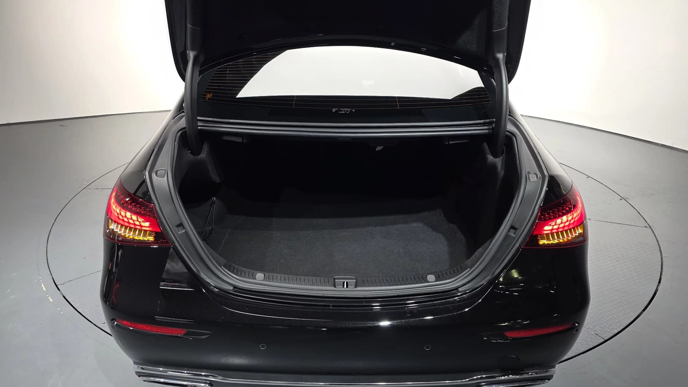 Mercedes-Benz E-Class E350 4MATIC Avantgarde, 2021 г. 55742 км. — фото 20