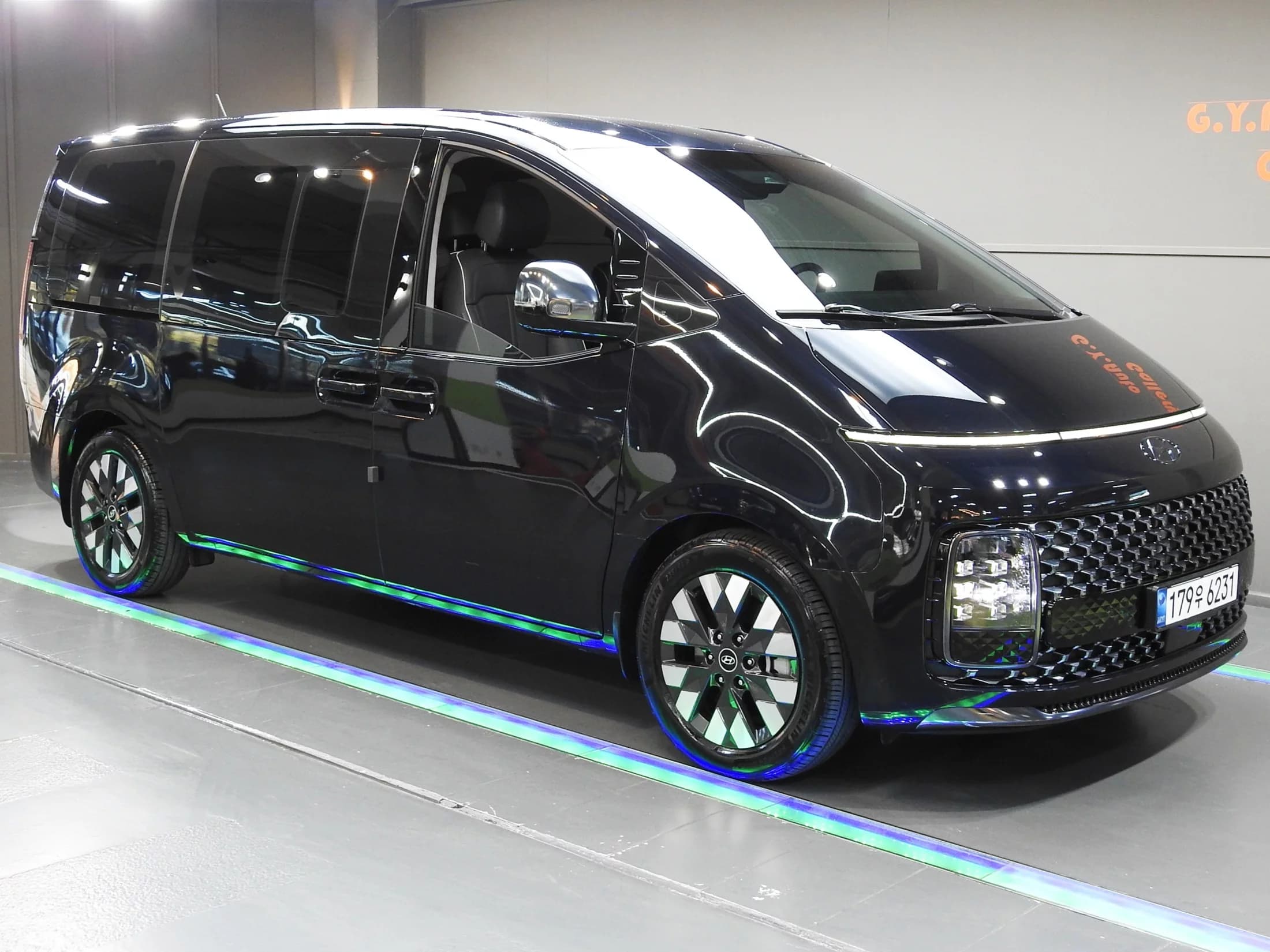 Hyundai Staria Lounge 9-Seater Inspiration, 2022 г. 43694 км.