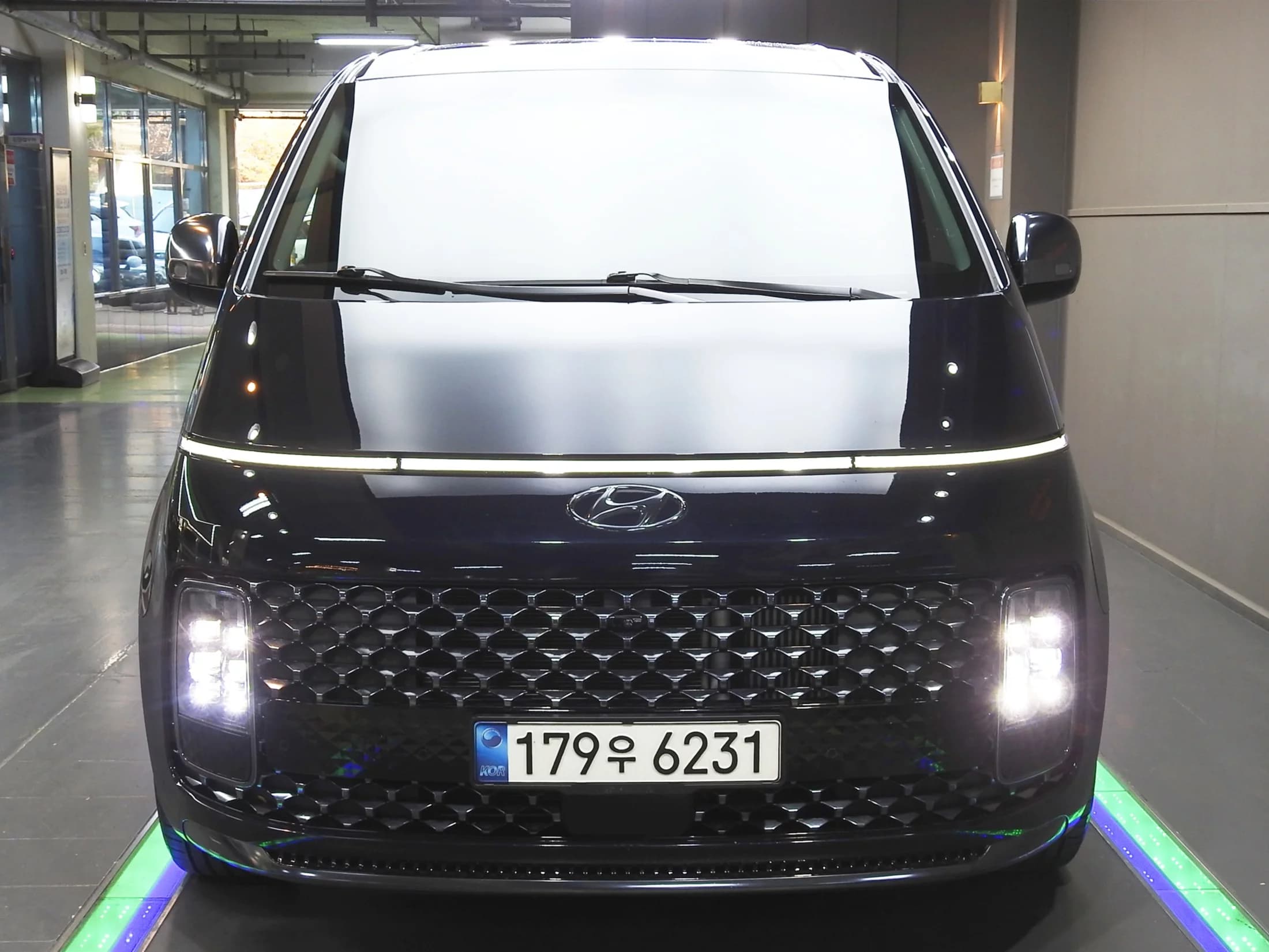 Hyundai Staria Lounge 9-Seater Inspiration, 2022 г. 43694 км. — фото 3