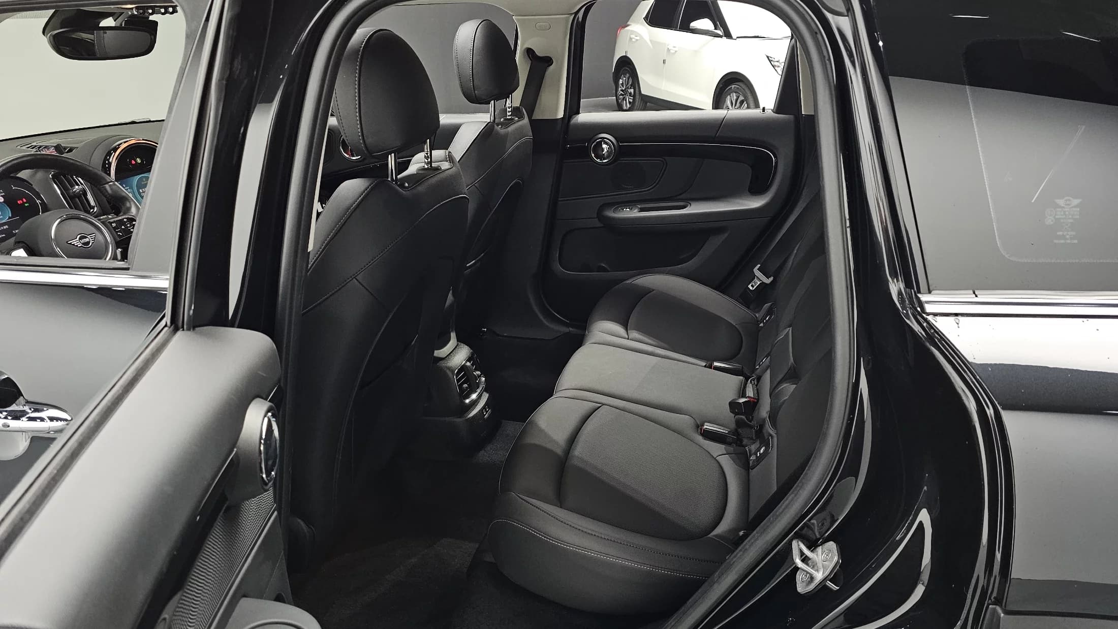MINI Countryman Classic Plus Launch Pack 2nd Gen, 2023 г. 40272 км. — фото 12