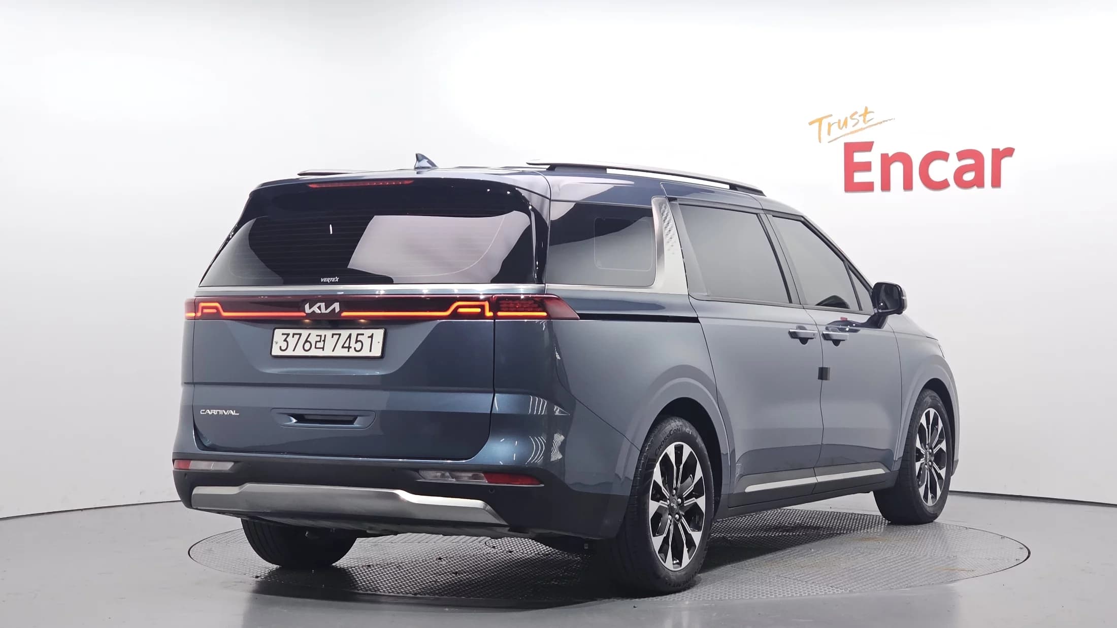 Kia Carnival 9-Seater Noblesse, 2021 г. 104724 км. — фото 2