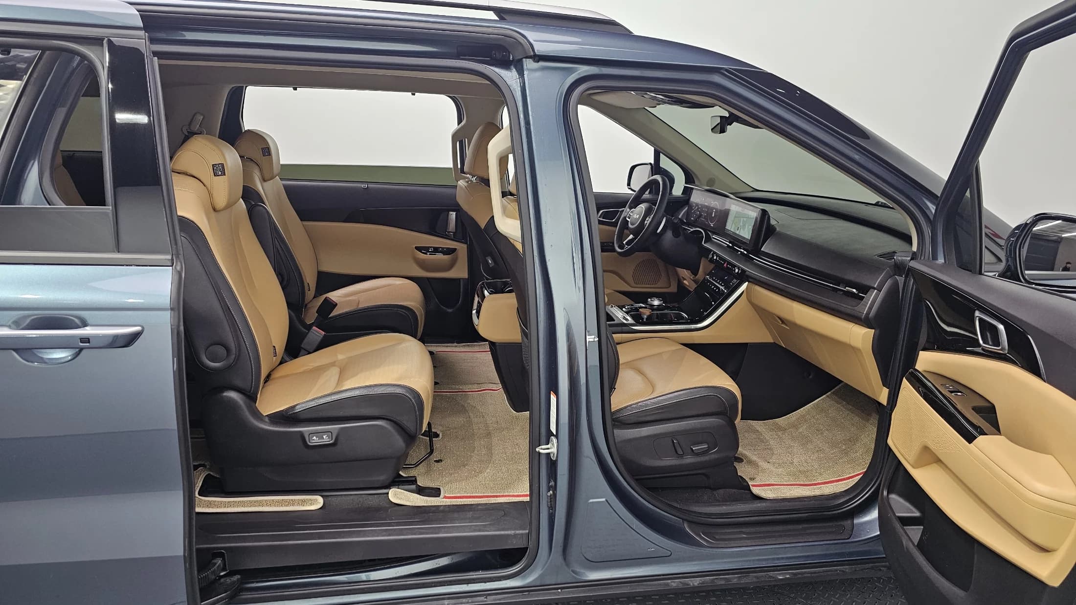 Kia Carnival 9-Seater Noblesse, 2021 г. 104724 км. — фото 12